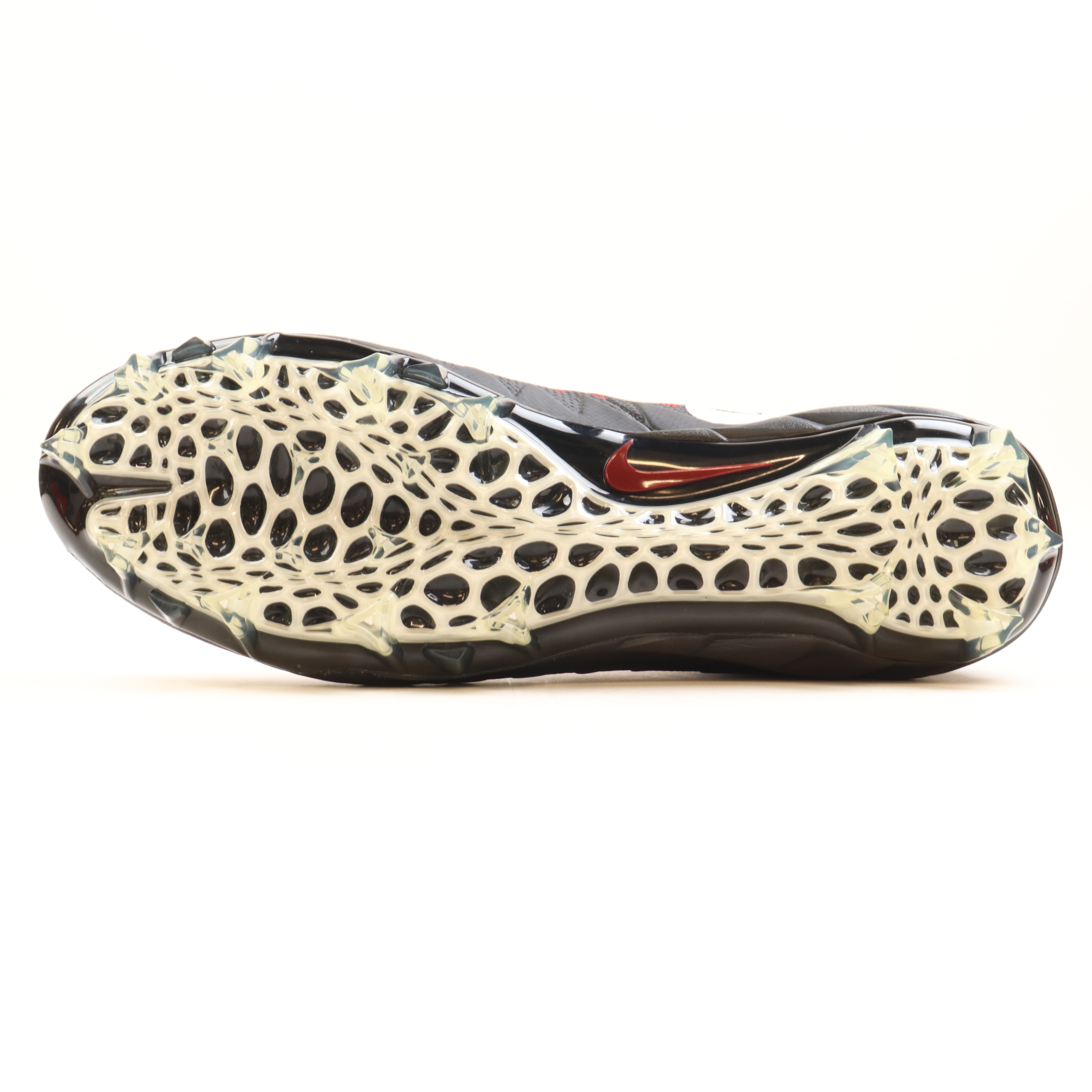 Justin Fields Signed Nike Football Cleat Inscribed "O-H-I-O" (Beckett) at PristineAuction.com Justin Fields Signed Nike Football Cleat Inscribed "O-H-I-O" (Beckett) at PristineAuction.com