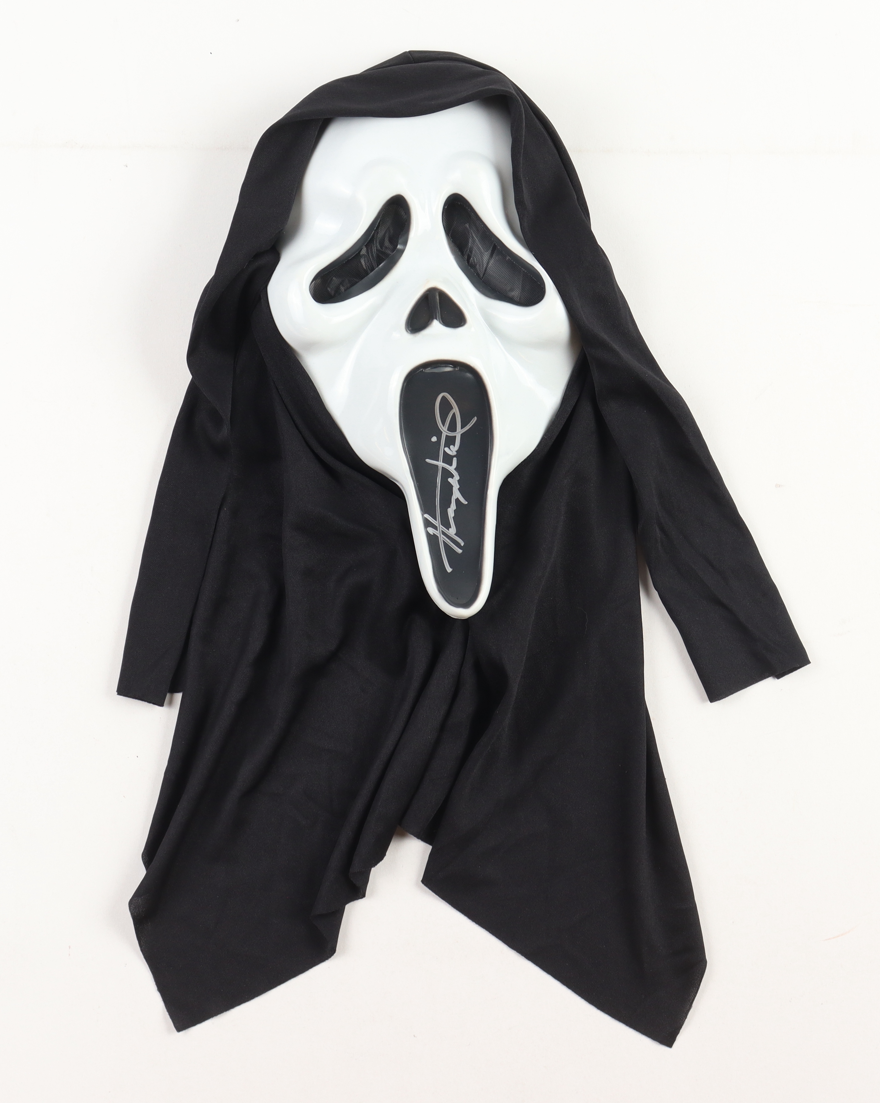 Henry Winkler Signed "Scream" Ghostface Mask (Beckett) at PristineAuction.com Henry Winkler Signed "Scream" Ghostface Mask (Beckett) at PristineAuction.com