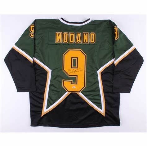 OKAUTHENTICS Hockey Jersey Mystery Box - Series VII at PristineAuction.com OKAUTHENTICS Hockey Jersey Mystery Box - Series VII at PristineAuction.com