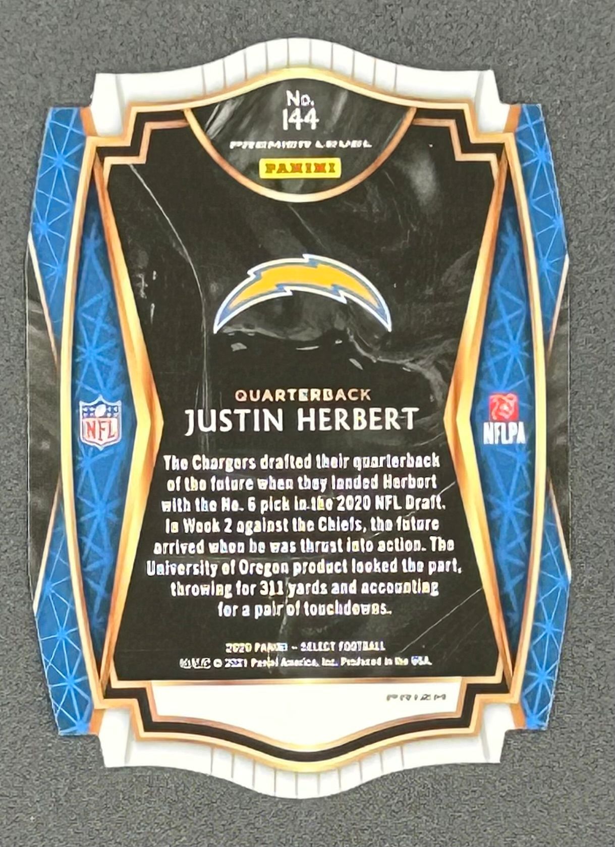 Justin Herbert 2020 Select Prizm Blue Die Cut #144 RC at PristineAuction.com Justin Herbert 2020 Select Prizm Blue Die Cut #144 RC at PristineAuction.com
