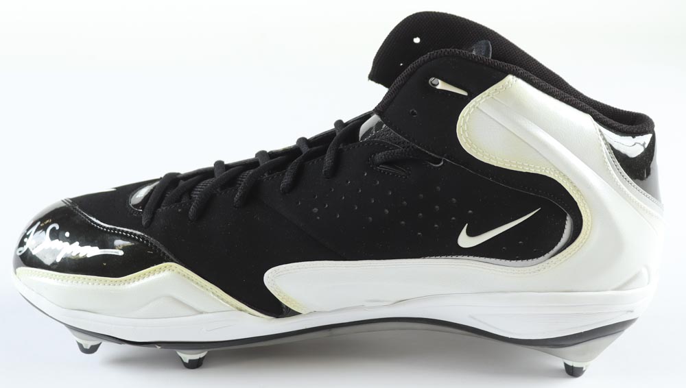 O. J. Simpson Signed Nike Football Cleat (JSA) at PristineAuction.com O. J. Simpson Signed Nike Football Cleat (JSA) at PristineAuction.com