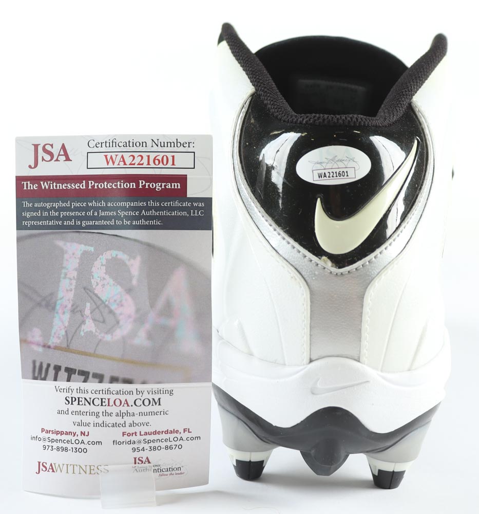 O. J. Simpson Signed Nike Football Cleat (JSA) at PristineAuction.com O. J. Simpson Signed Nike Football Cleat (JSA) at PristineAuction.com