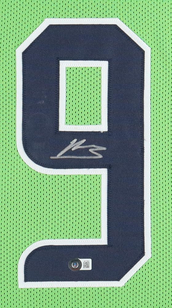 Kenneth Walker III Signed Custom Framed Jersey Display (Beckett) at PristineAuction.com Kenneth Walker III Signed Custom Framed Jersey Display (Beckett) at PristineAuction.com