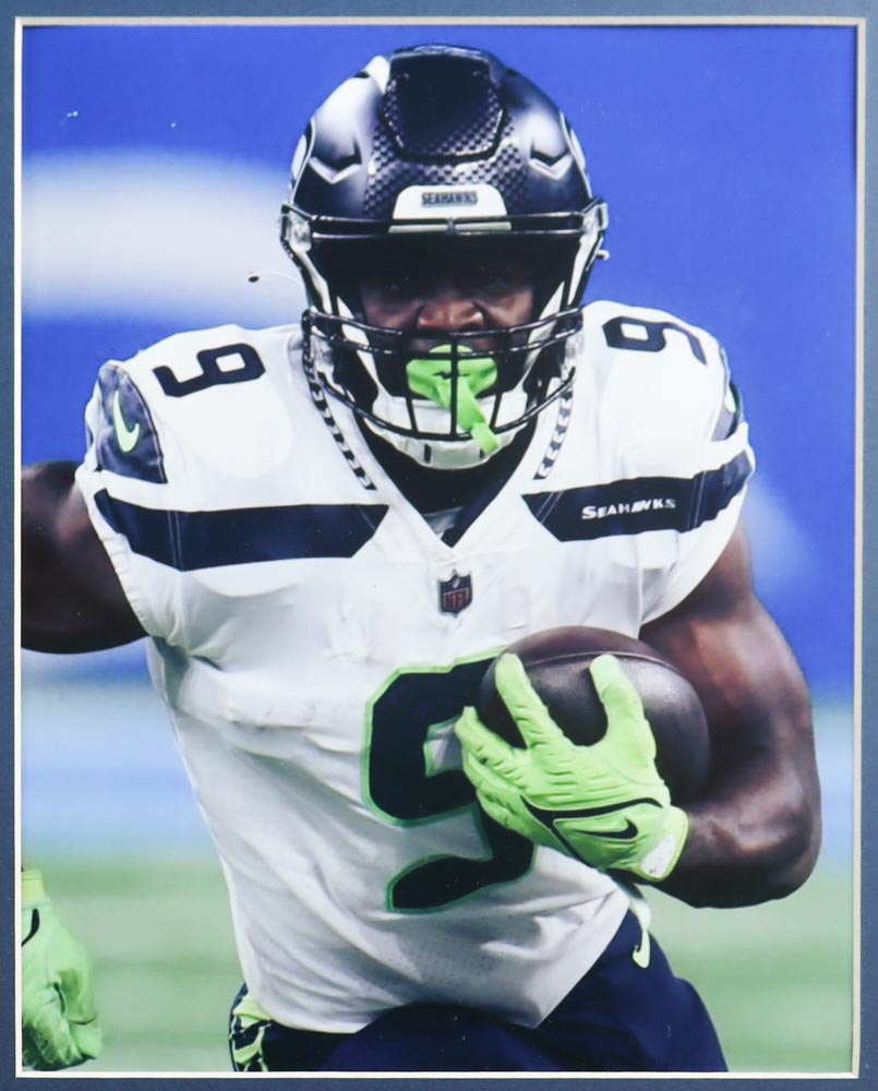 Kenneth Walker III Signed Custom Framed Jersey Display (Beckett) at PristineAuction.com Kenneth Walker III Signed Custom Framed Jersey Display (Beckett) at PristineAuction.com