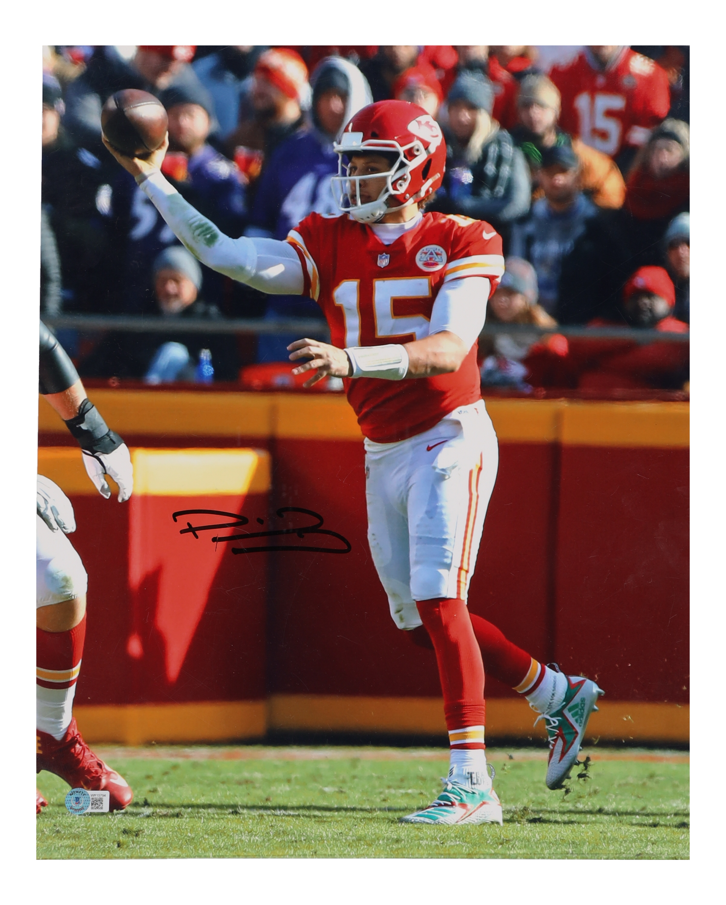 Patrick Mahomes Signed Chiefs 16x20 Photo (Beckett) at PristineAuction.com Patrick Mahomes Signed Chiefs 16x20 Photo (Beckett) at PristineAuction.com