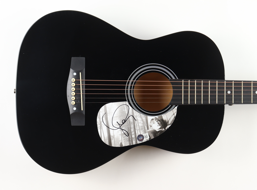 Taylor Swift Signed 39" Acoustic Guitar (Beckett) at PristineAuction.com Taylor Swift Signed 39" Acoustic Guitar (Beckett) at PristineAuction.com