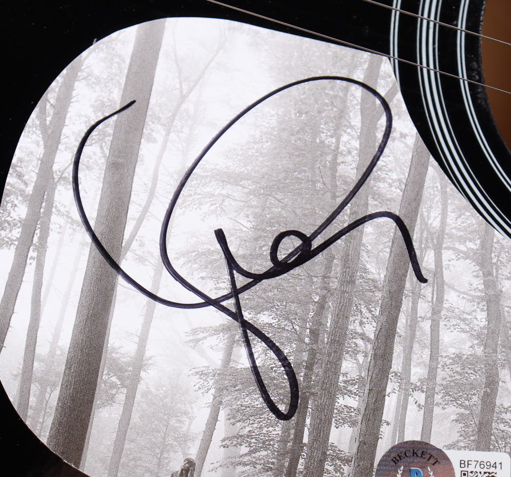 Taylor Swift Signed 39" Acoustic Guitar (Beckett) at PristineAuction.com Taylor Swift Signed 39" Acoustic Guitar (Beckett) at PristineAuction.com