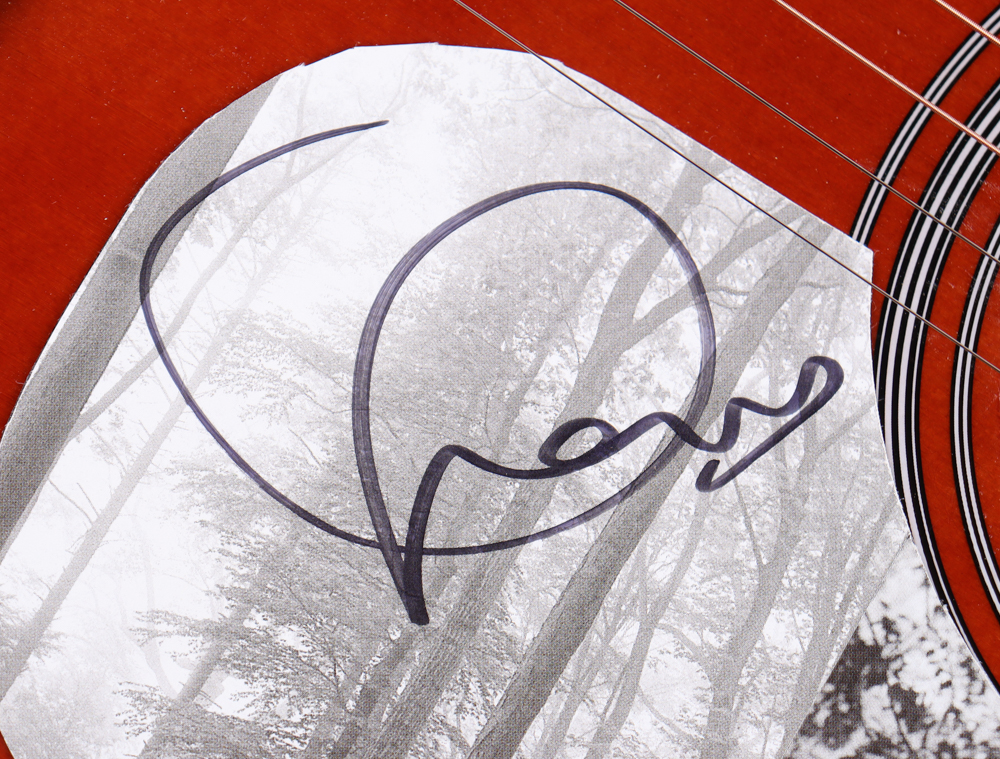 Taylor Swift Signed 39" Acoustic Guitar (Beckett) at PristineAuction.com Taylor Swift Signed 39" Acoustic Guitar (Beckett) at PristineAuction.com