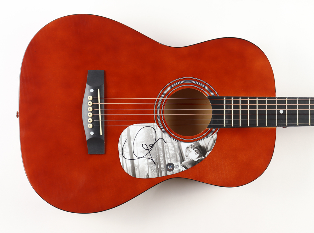 Taylor Swift Signed 39" Acoustic Guitar (Beckett) at PristineAuction.com Taylor Swift Signed 39" Acoustic Guitar (Beckett) at PristineAuction.com