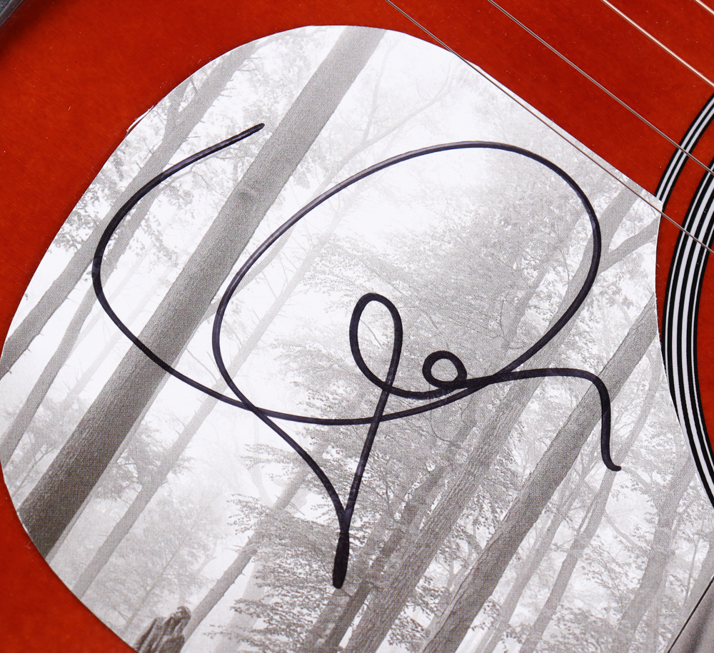 Taylor Swift Signed 39" Acoustic Guitar (Beckett) at PristineAuction.com Taylor Swift Signed 39" Acoustic Guitar (Beckett) at PristineAuction.com