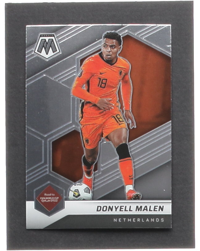 Donyell Malen 2021-22 Panini Mosaic Road to the FIFA World Cup Qatar #173 at PristineAuction.com Donyell Malen 2021-22 Panini Mosaic Road to the FIFA World Cup Qatar #173 at PristineAuction.com
