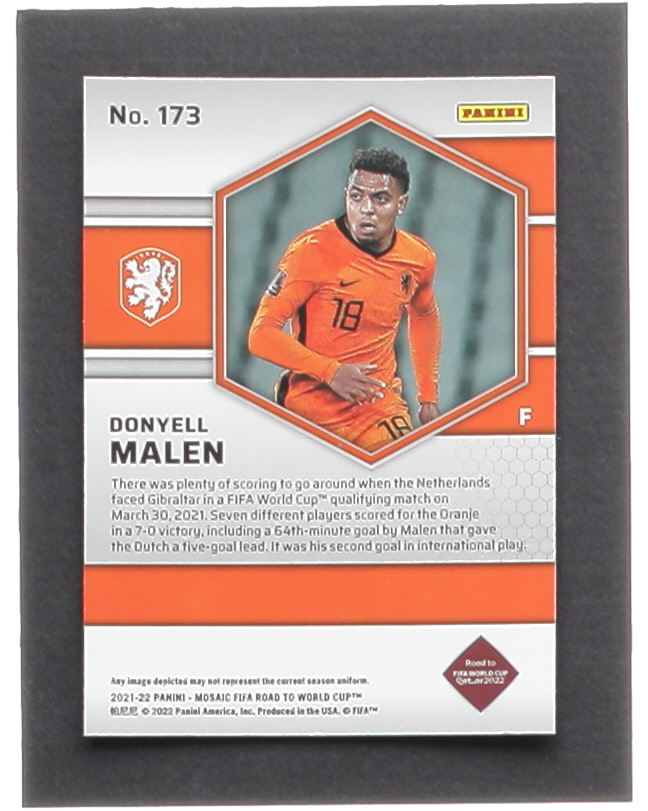 Donyell Malen 2021-22 Panini Mosaic Road to the FIFA World Cup Qatar #173 at PristineAuction.com Donyell Malen 2021-22 Panini Mosaic Road to the FIFA World Cup Qatar #173 at PristineAuction.com