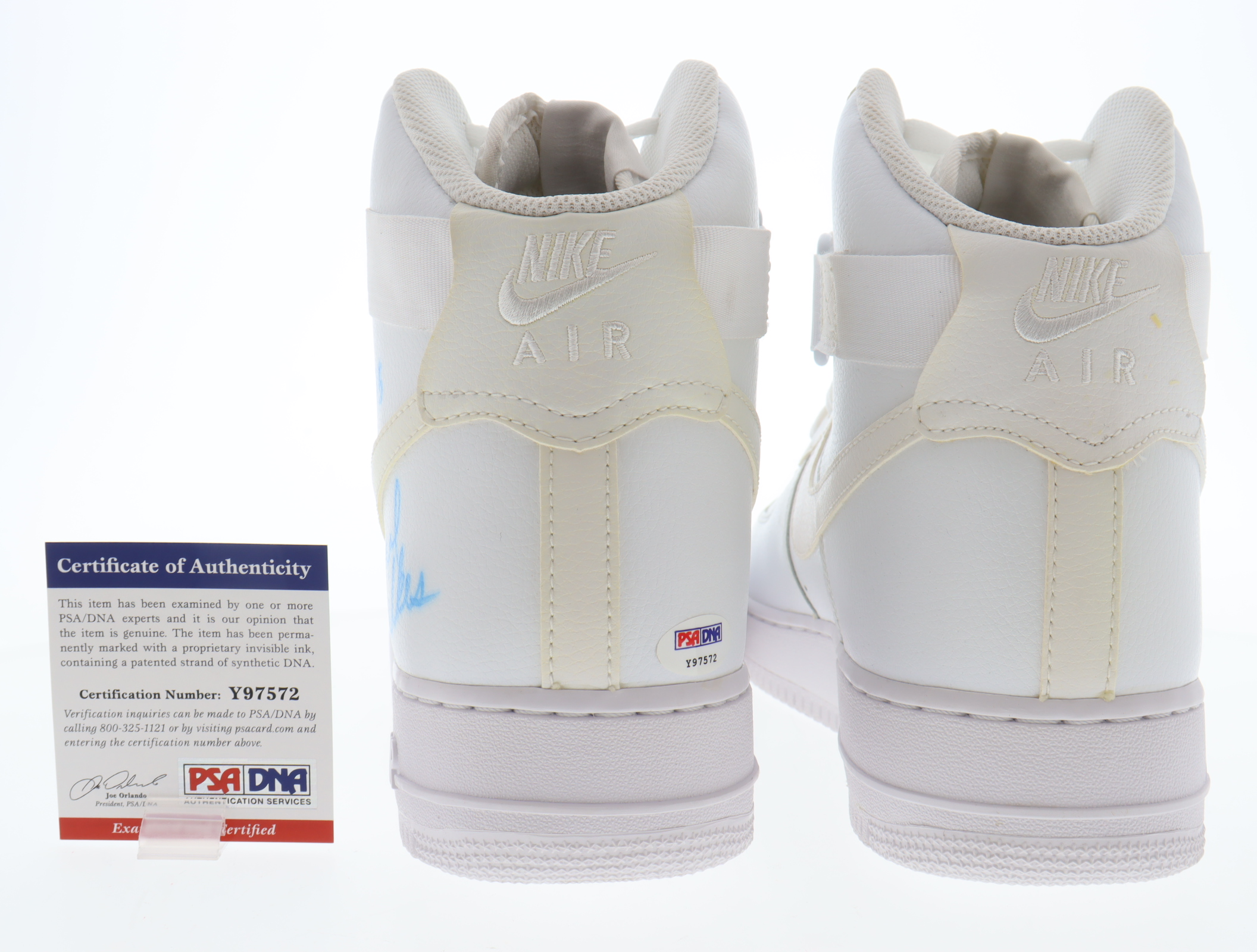 Jamaal Wilkes Signed Pair of Nike Air Force 1 Shoes with (3) Career Stat Inscriptions (PSA) at PristineAuction.com Jamaal Wilkes Signed Pair of Nike Air Force 1 Shoes with (3) Career Stat Inscriptions (PSA) at PristineAuction.com