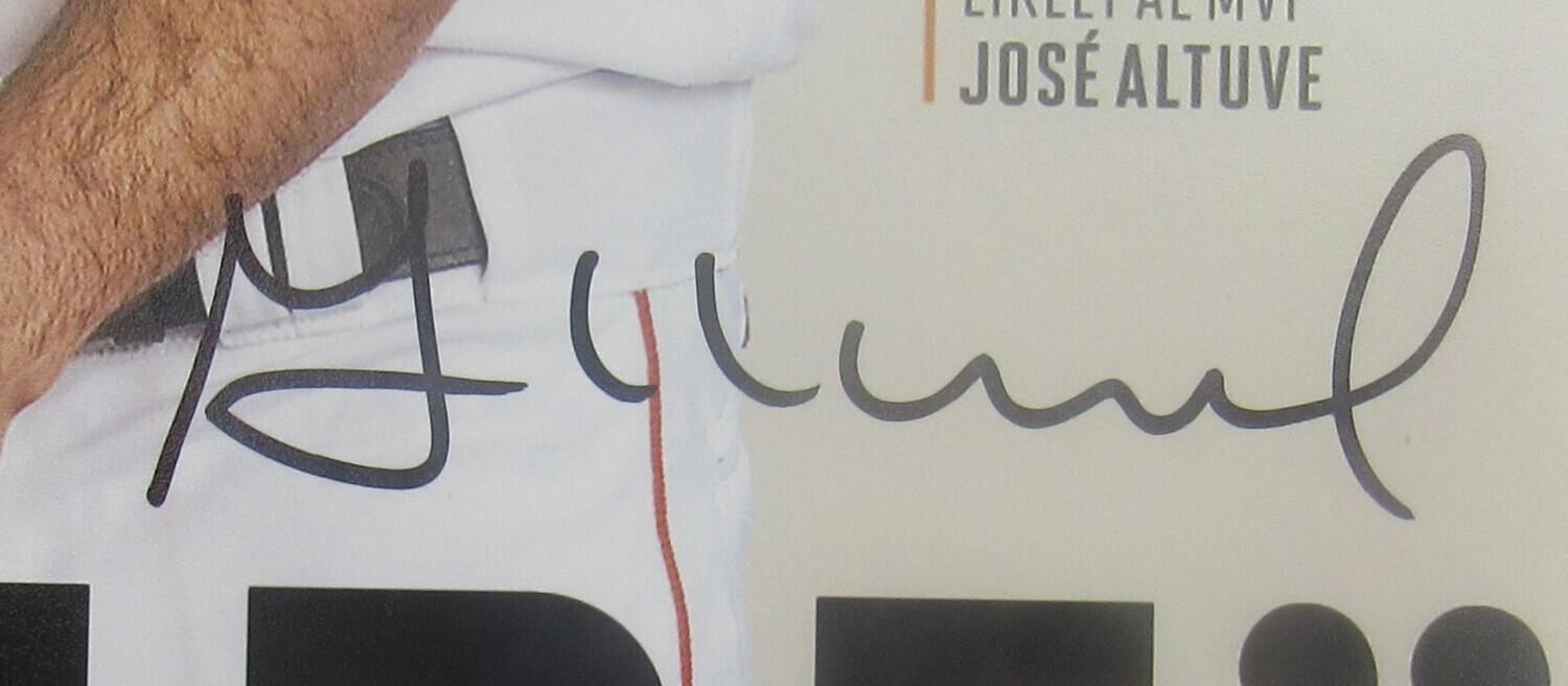 Jose Altuve Signed 16x20 Sports Illustrated Photo (Fanatics) at PristineAuction.com Jose Altuve Signed 16x20 Sports Illustrated Photo (Fanatics) at PristineAuction.com