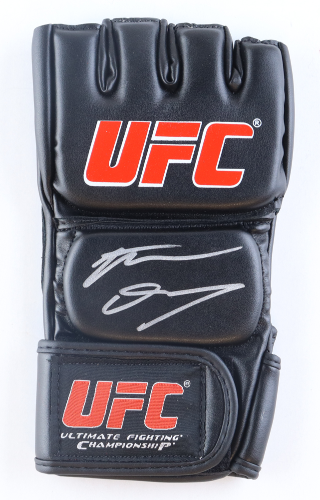 Nate Diaz Signed UFC Glove (Beckett) at PristineAuction.com Nate Diaz Signed UFC Glove (Beckett) at PristineAuction.com