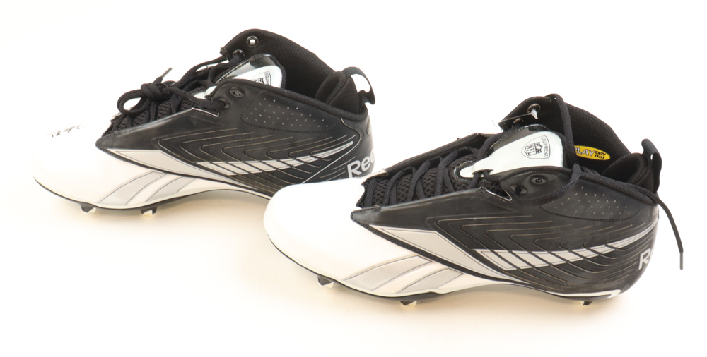 LaDainian Tomlinson Signed Pair of Reebok Football Cleats (Beckett) at PristineAuction.com LaDainian Tomlinson Signed Pair of Reebok Football Cleats (Beckett) at PristineAuction.com