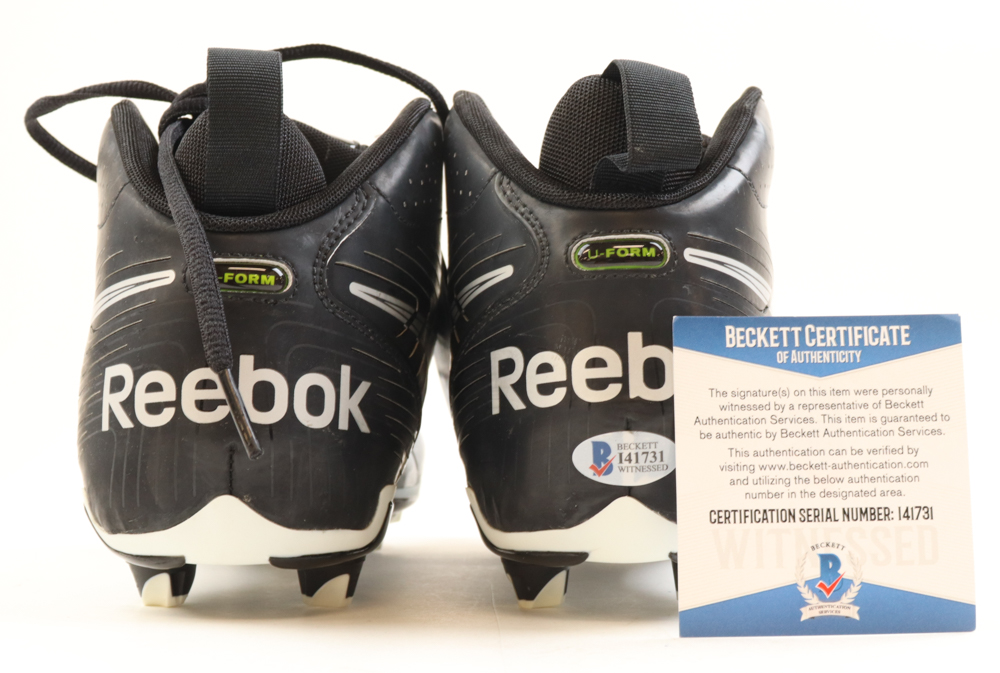 LaDainian Tomlinson Signed Pair of Reebok Football Cleats (Beckett) at PristineAuction.com LaDainian Tomlinson Signed Pair of Reebok Football Cleats (Beckett) at PristineAuction.com