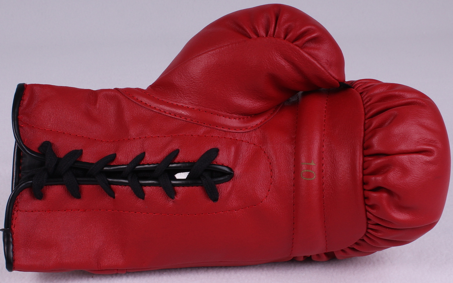Wladimir Klitschko Signed Everlast Boxing Glove with Display Case (PSA COA) at PristineAuction.com Wladimir Klitschko Signed Everlast Boxing Glove with Display Case (PSA COA) at PristineAuction.com