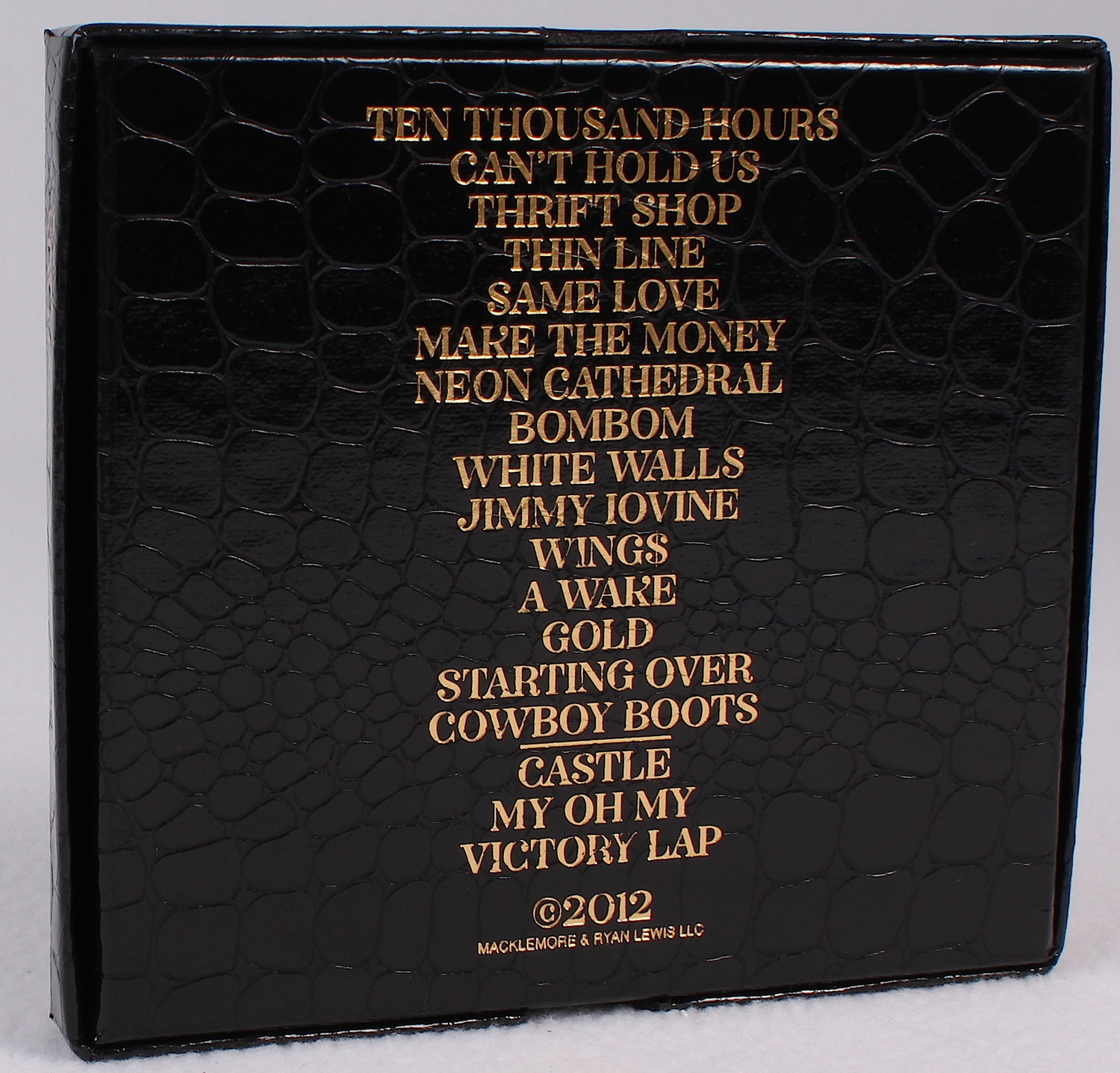 Macklemore & Ryan Lewis Signed "The Heist" CD Box (JSA COA) at PristineAuction.com Macklemore & Ryan Lewis Signed "The Heist" CD Box (JSA COA) at PristineAuction.com