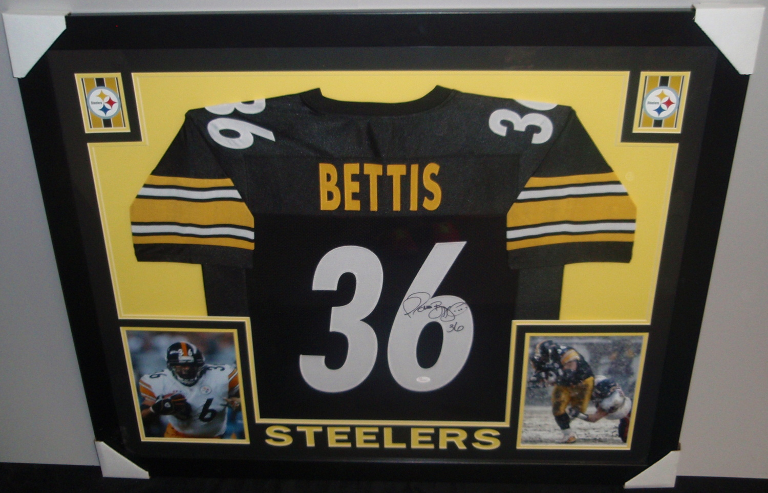 Jerome Bettis Signed Steelers 35x43 Custom Framed Jersey (JSA COA) at PristineAuction.com Jerome Bettis Signed Steelers 35x43 Custom Framed Jersey (JSA COA) at PristineAuction.com