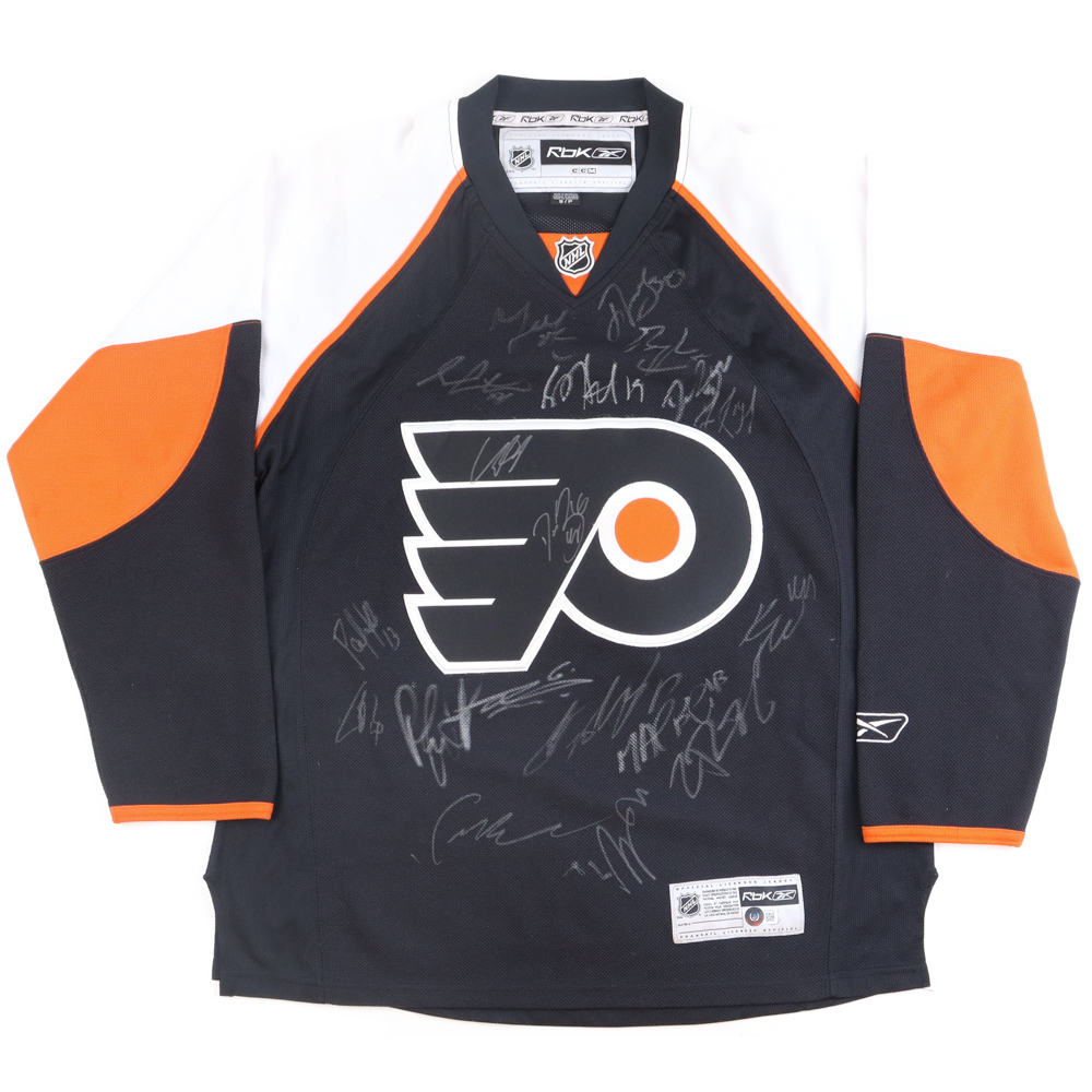 2012 Flyers Jersey TeamSigned by (18) with Claude Giroux, MarcAndre