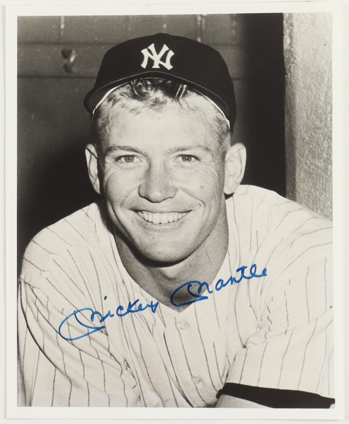 Mickey Mantle Signed Yankees 8x10 Photo (Beckett) at PristineAuction.com Mickey Mantle Signed Yankees 8x10 Photo (Beckett) at PristineAuction.com