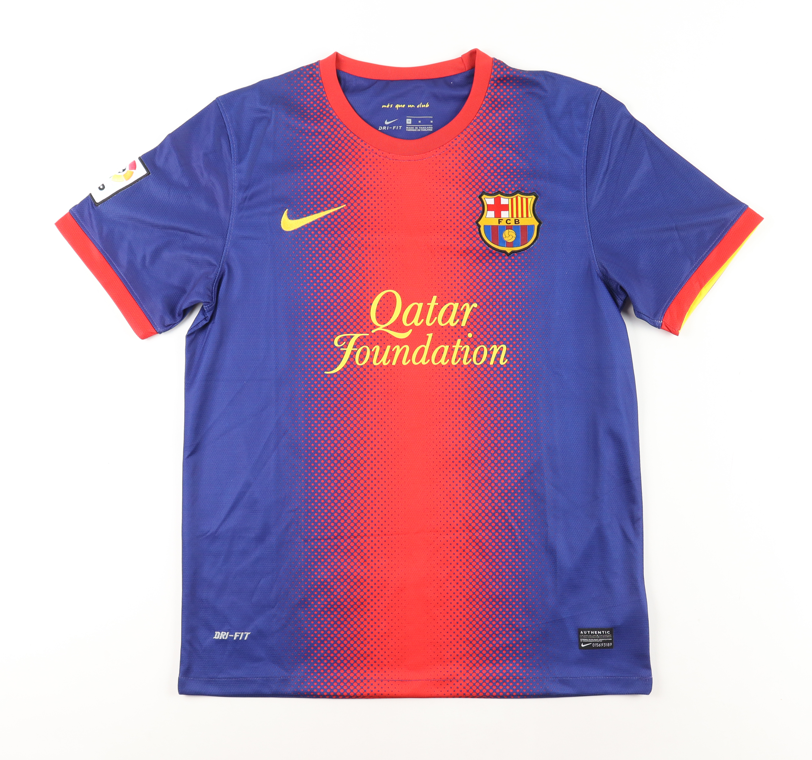 Lionel Messi Signed FC Barcelona Jersey Inscribed "Leo" (Beckett) at PristineAuction.com Lionel Messi Signed FC Barcelona Jersey Inscribed "Leo" (Beckett) at PristineAuction.com