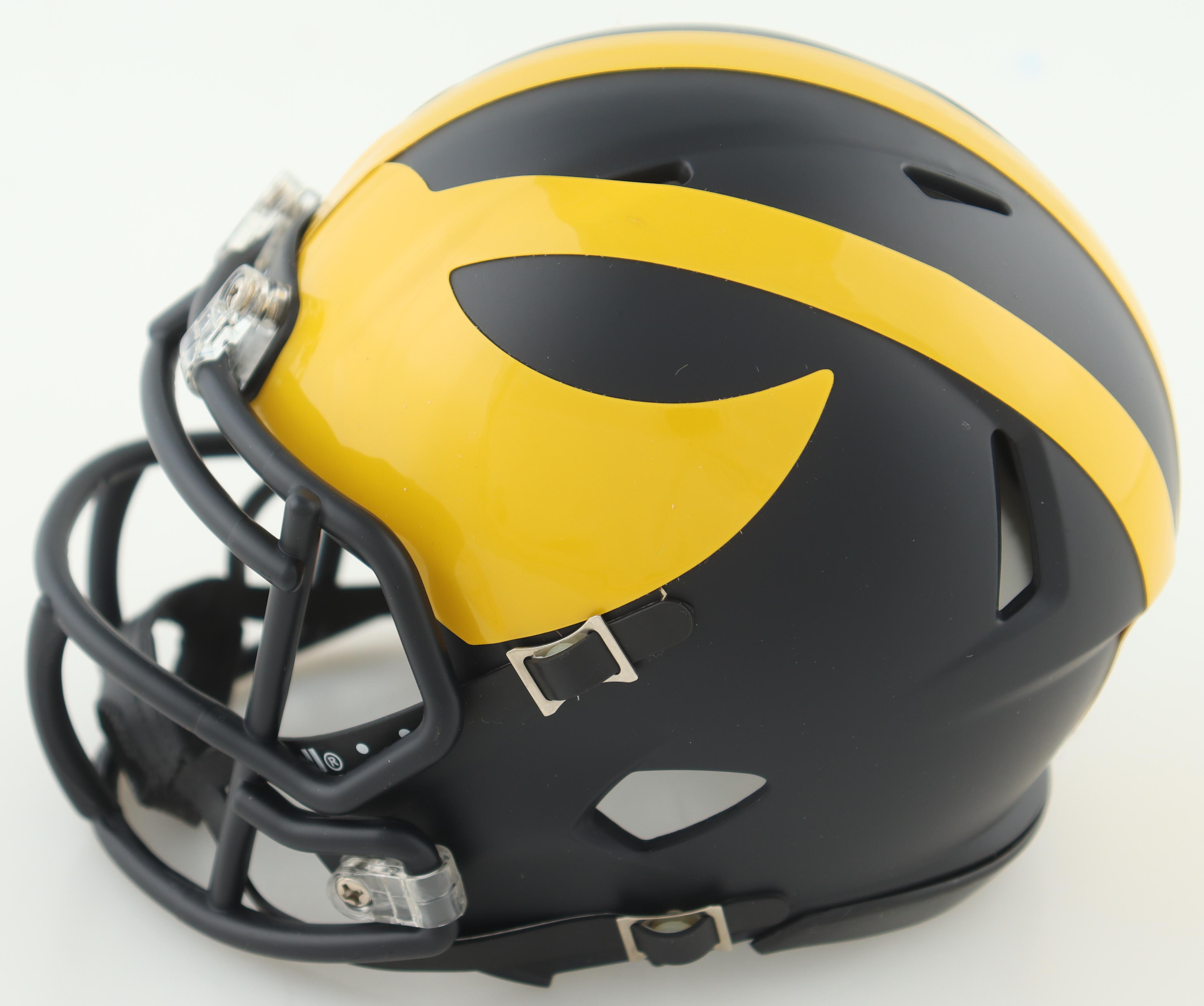 Blake Corum Signed Michigan Wolverines Speed Mini Helmet (Beckett) at PristineAuction.com Blake Corum Signed Michigan Wolverines Speed Mini Helmet (Beckett) at PristineAuction.com