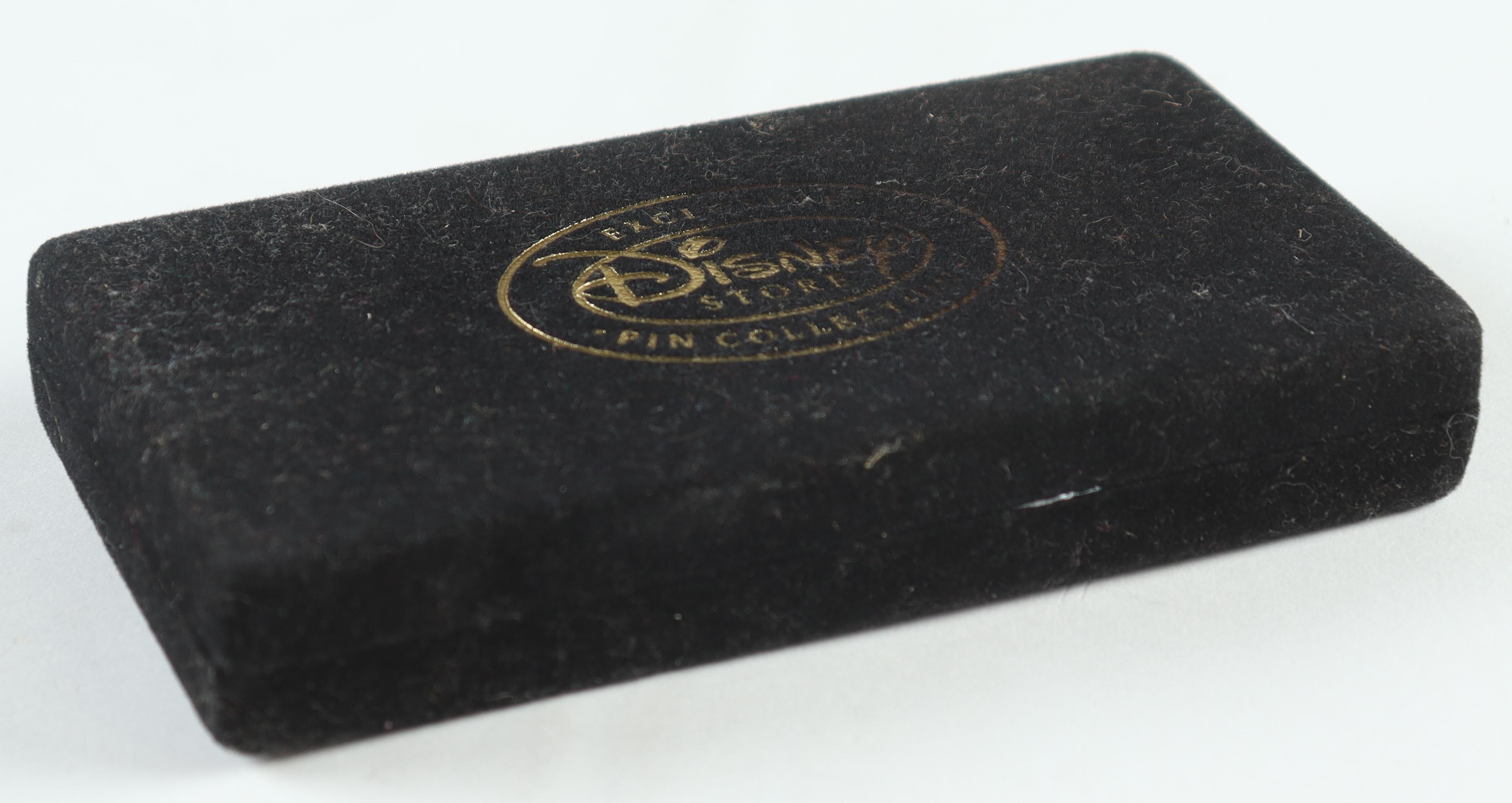 Disney Mickey Mouse Felt Boxed Vintage Set of (9) Gold Pins at PristineAuction.com Disney Mickey Mouse Felt Boxed Vintage Set of (9) Gold Pins at PristineAuction.com