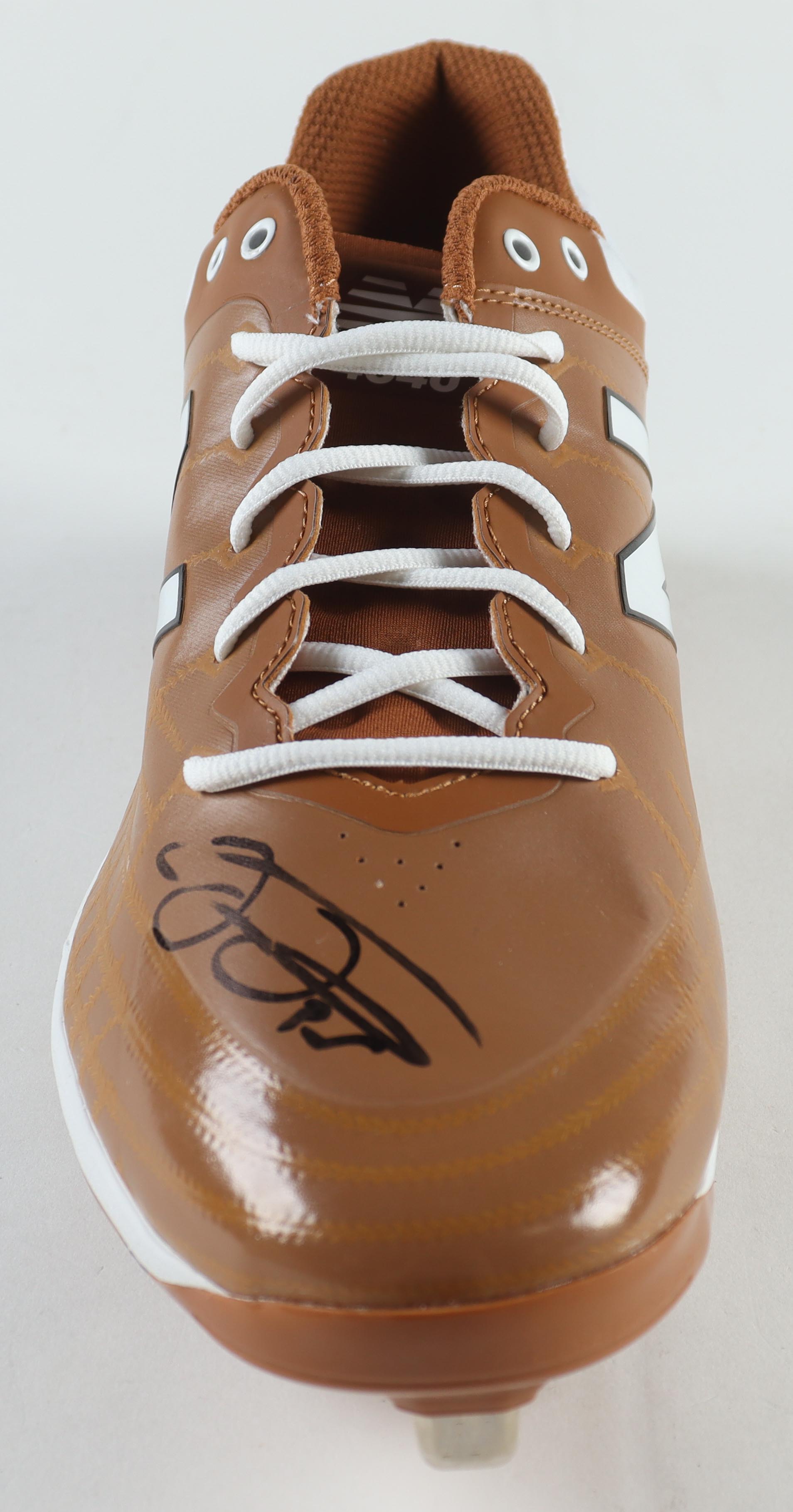 Frank Thomas Signed New Balance Baseball Cleat (JSA) at PristineAuction.com Frank Thomas Signed New Balance Baseball Cleat (JSA) at PristineAuction.com