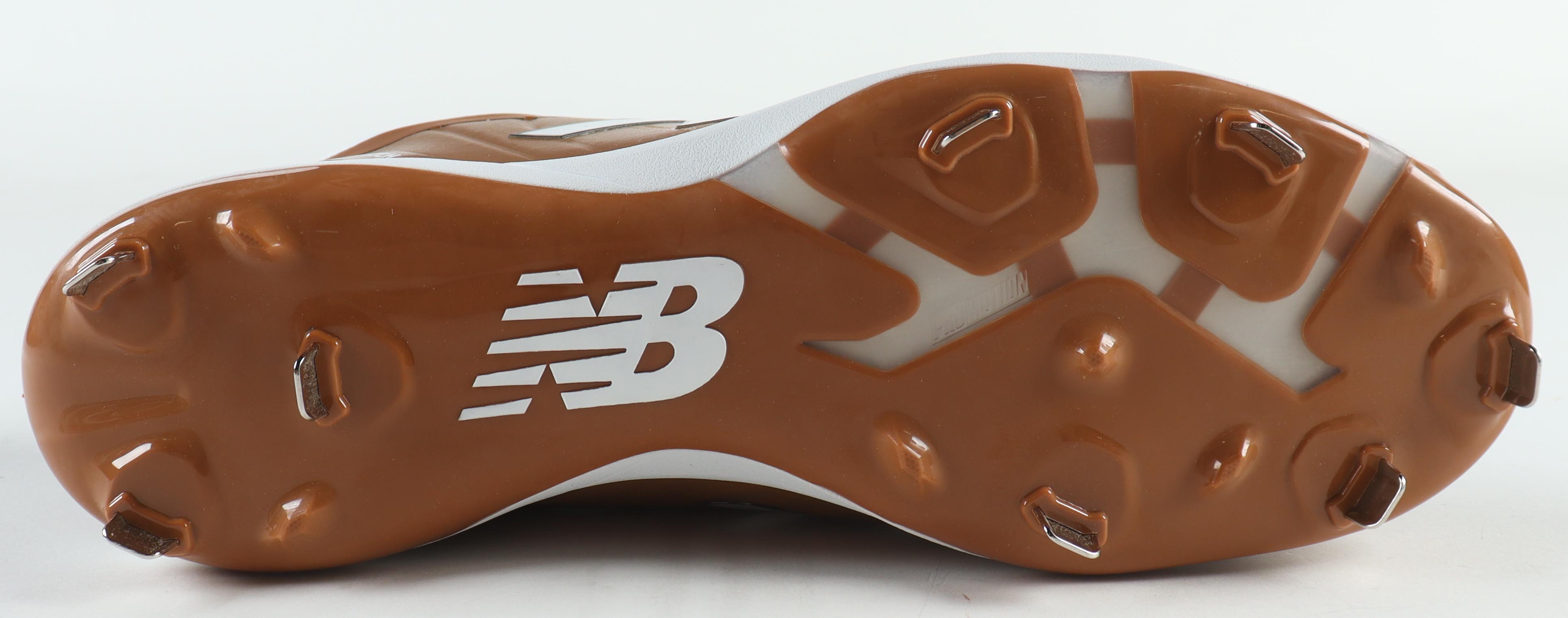 Frank Thomas Signed New Balance Baseball Cleat (JSA) at PristineAuction.com Frank Thomas Signed New Balance Baseball Cleat (JSA) at PristineAuction.com