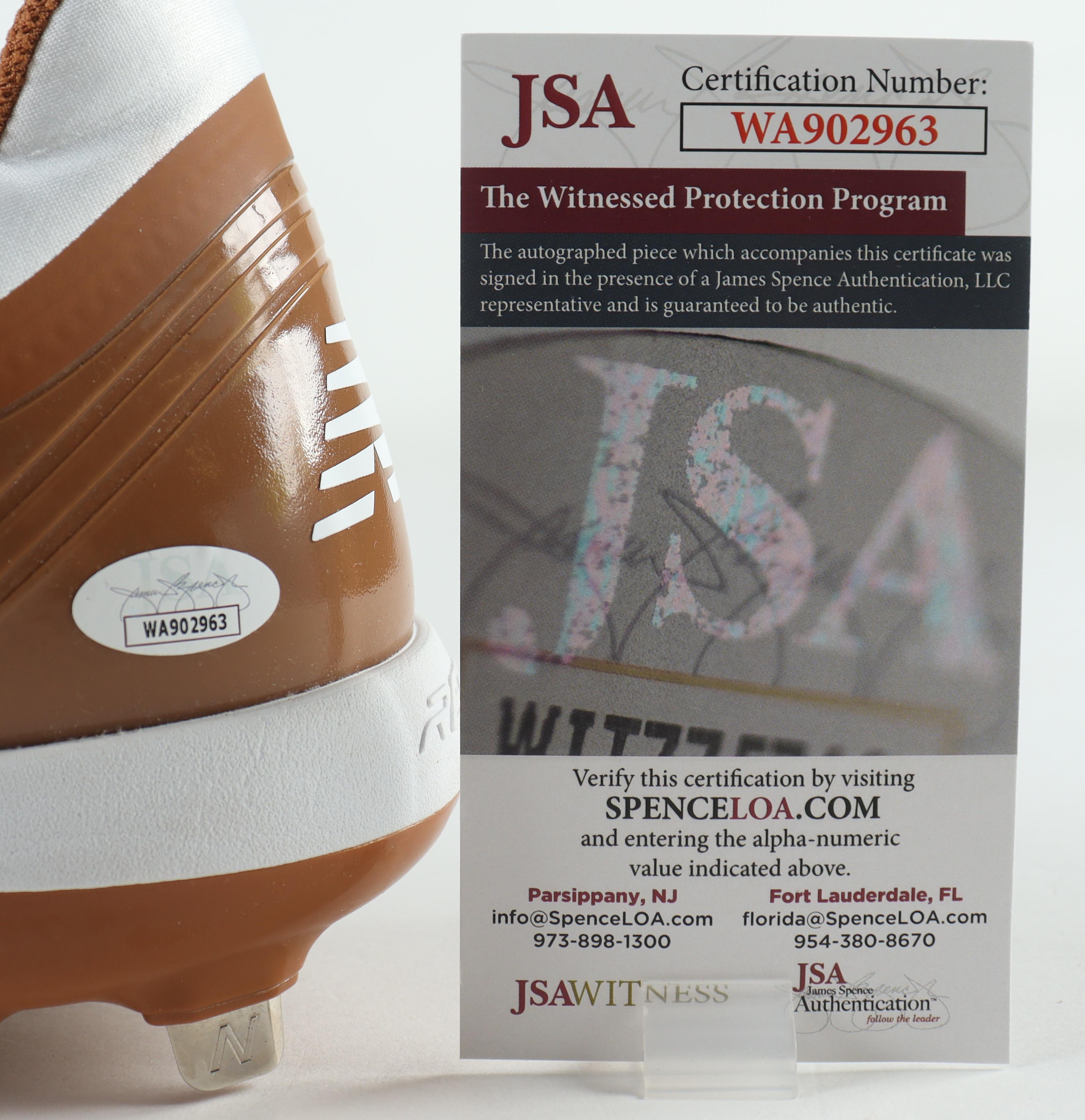 Frank Thomas Signed New Balance Baseball Cleat (JSA) at PristineAuction.com Frank Thomas Signed New Balance Baseball Cleat (JSA) at PristineAuction.com