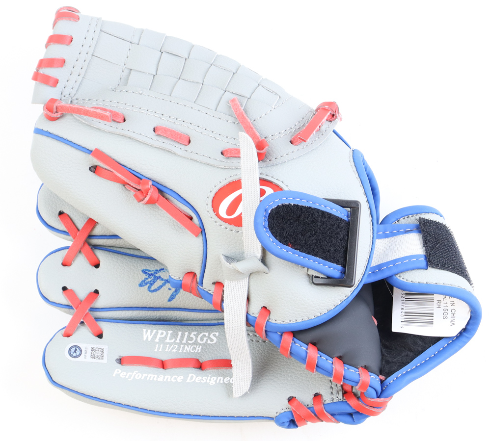 Wander Franco Signed Rawlings Baseball Glove (Franco) at PristineAuction.com Wander Franco Signed Rawlings Baseball Glove (Franco) at PristineAuction.com