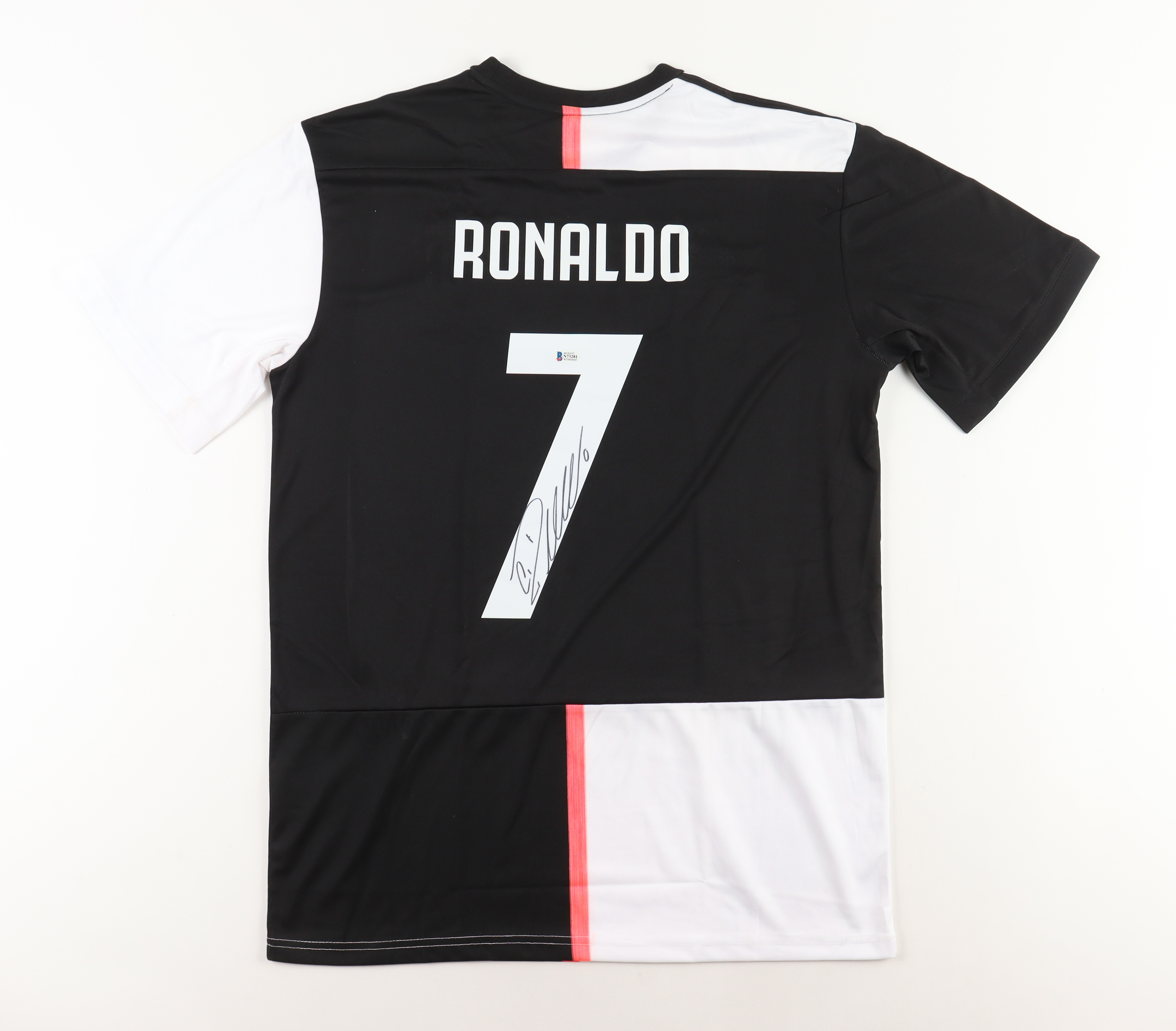 Cristiano Ronaldo Signed Juventus Jersey (Beckett) at PristineAuction.com Cristiano Ronaldo Signed Juventus Jersey (Beckett) at PristineAuction.com