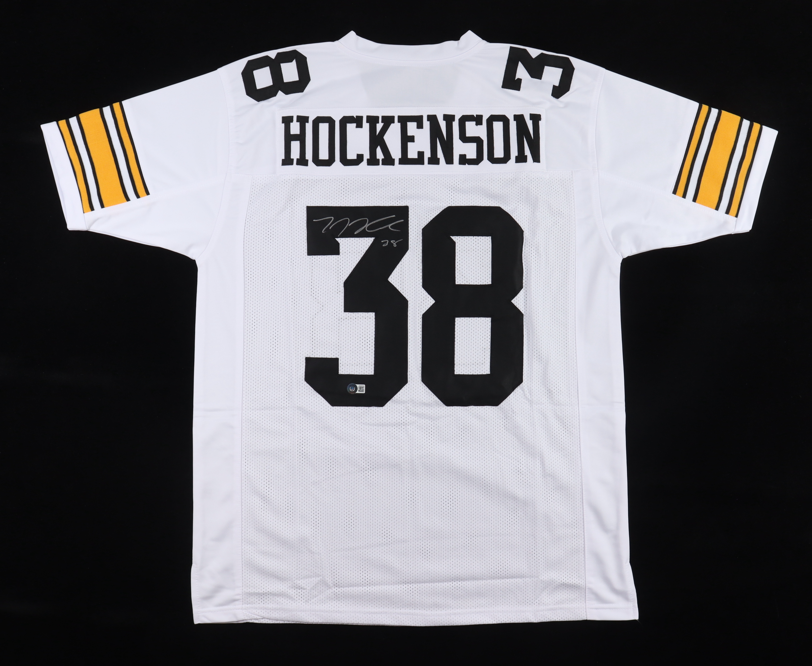 T.J. Hockenson Signed Jersey (Beckett) at PristineAuction.com T.J. Hockenson Signed Jersey (Beckett) at PristineAuction.com