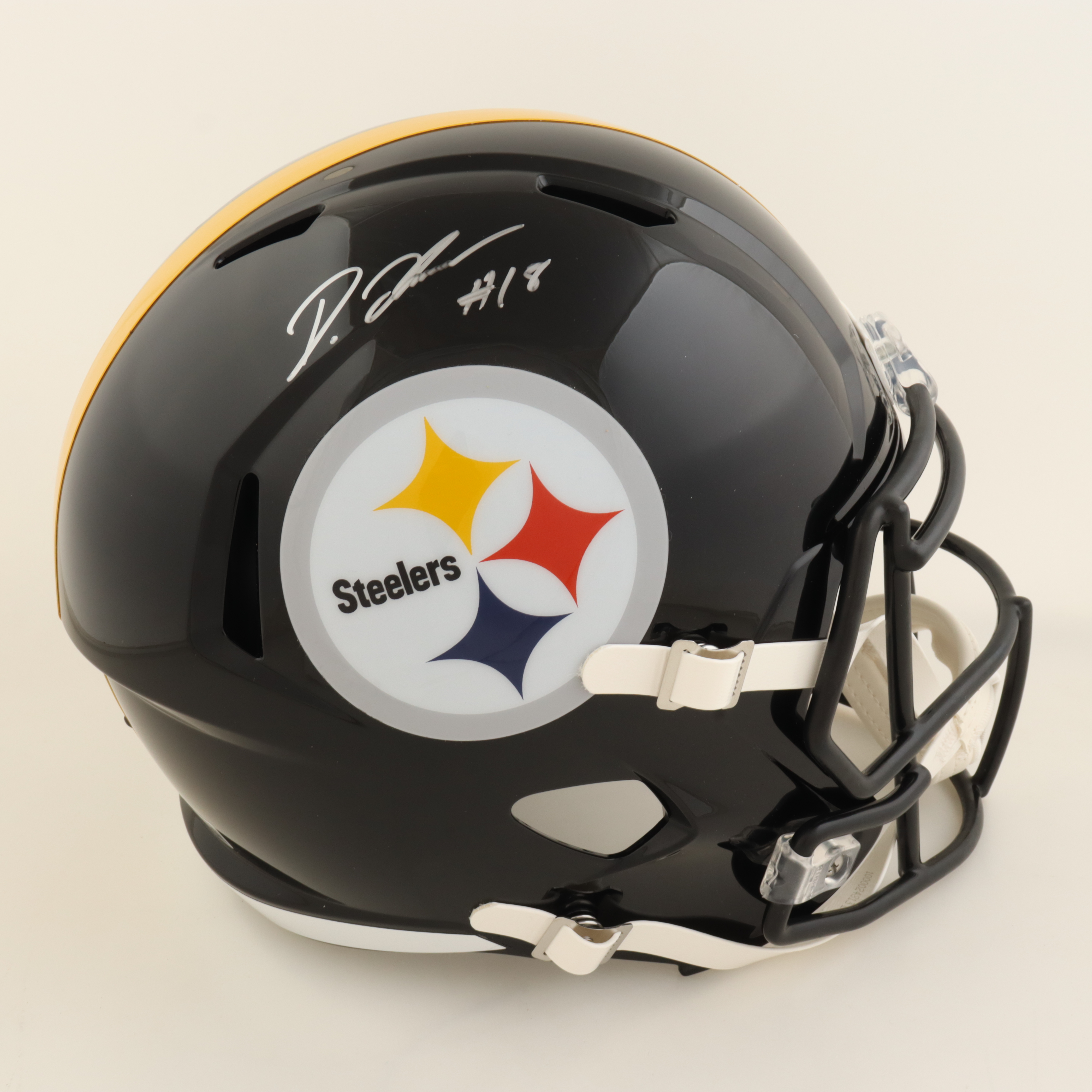 Diontae Johnson Signed Steelers Full-Size Speed Helmet (Beckett) at PristineAuction.com Diontae Johnson Signed Steelers Full-Size Speed Helmet (Beckett) at PristineAuction.com