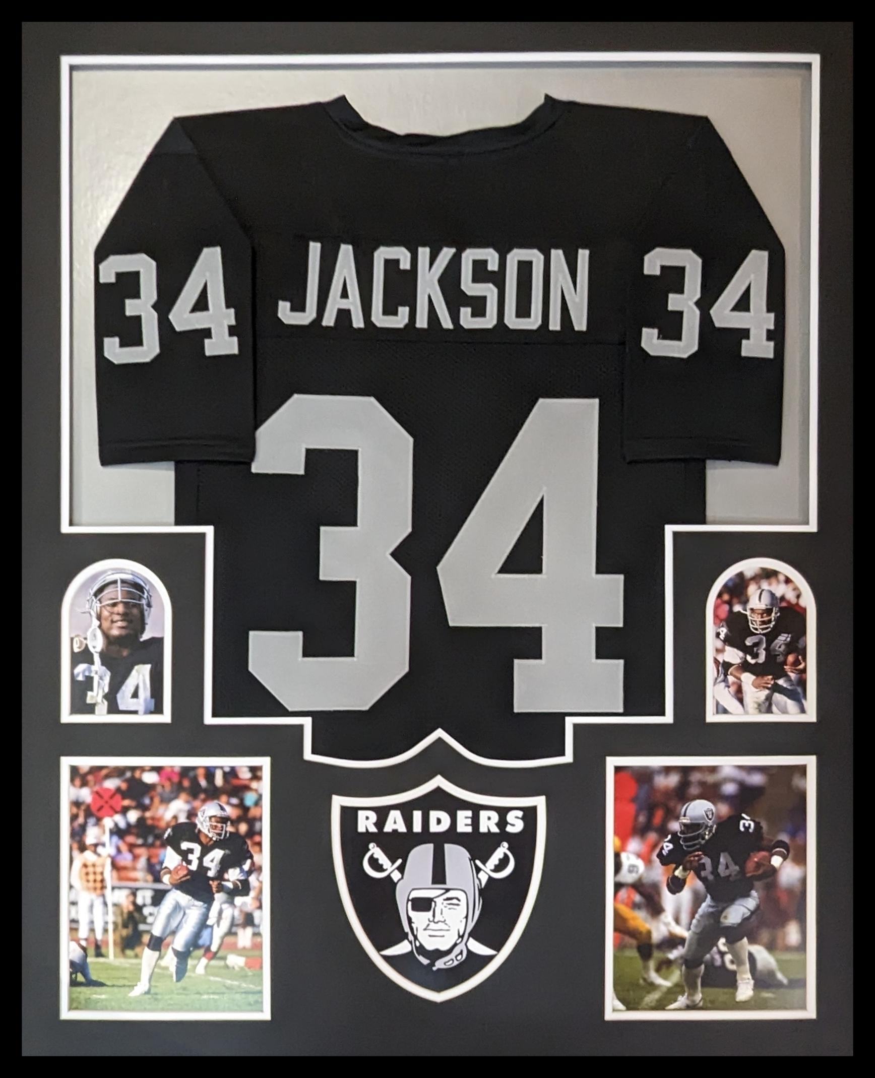 Bo Jackson Custom Framed Jersey Display at PristineAuction.com Bo Jackson Custom Framed Jersey Display at PristineAuction.com