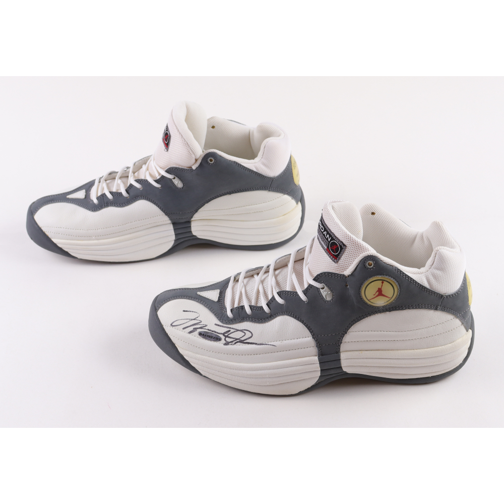 michael jordan shoes white