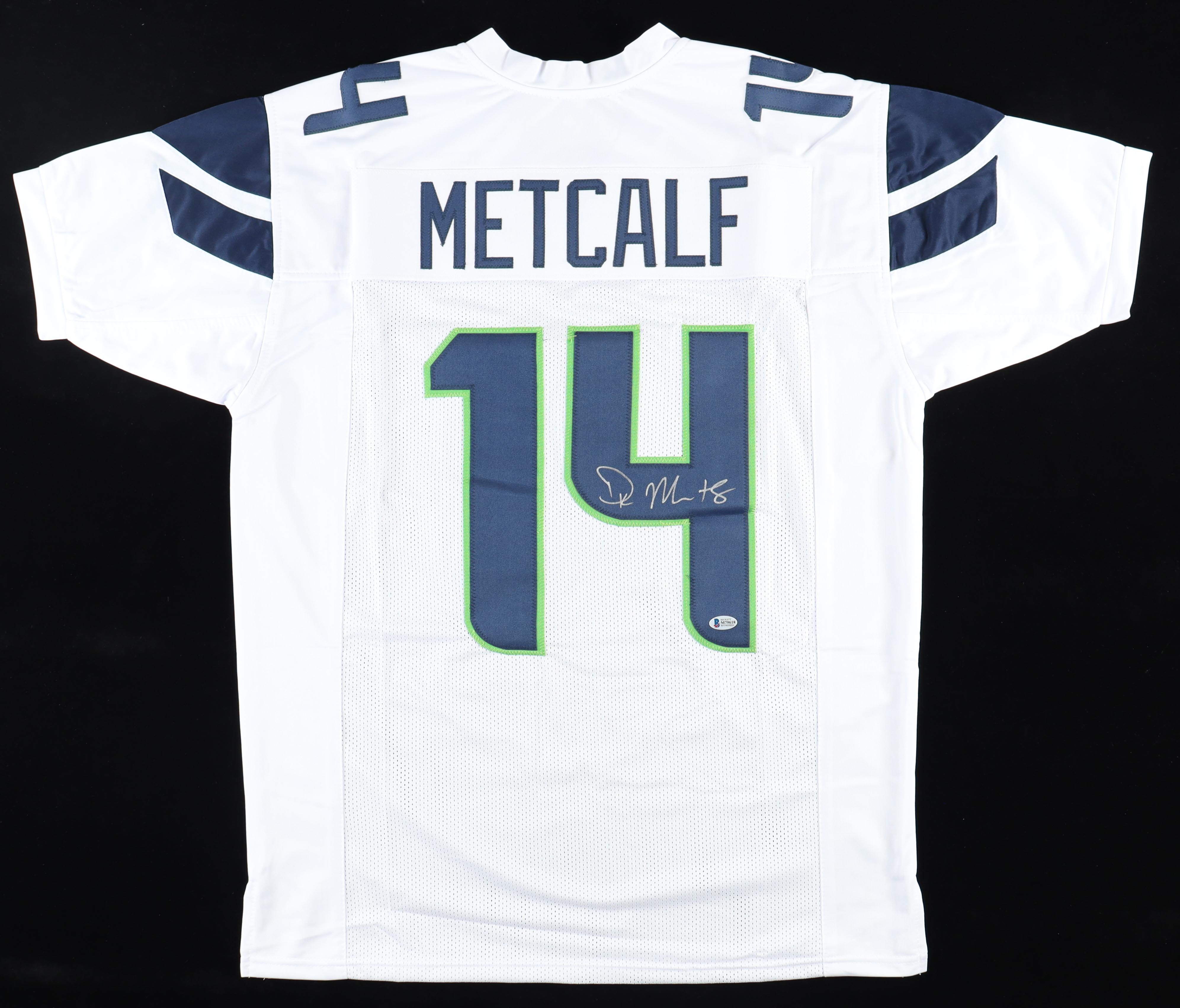 DK Metcalf Signed Jersey (Beckett) at PristineAuction.com DK Metcalf Signed Jersey (Beckett) at PristineAuction.com