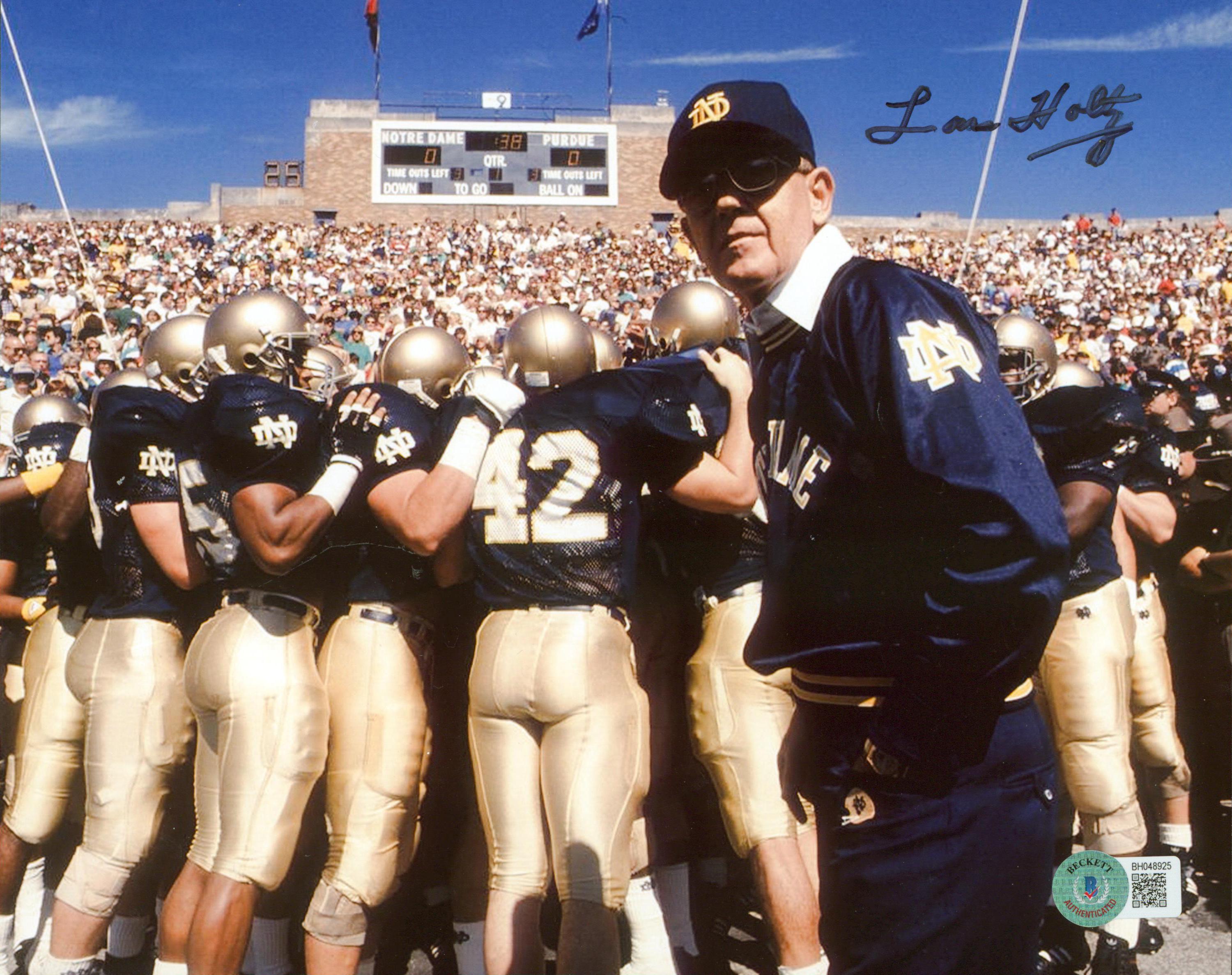 Lou Holtz Signed Notre Dame Fighting Irish 8x10 Photo (Beckett) at PristineAuction.com Lou Holtz Signed Notre Dame Fighting Irish 8x10 Photo (Beckett) at PristineAuction.com