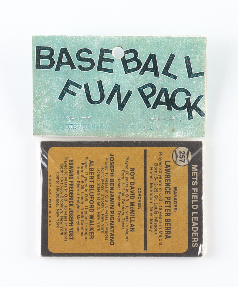 1973 Topps Baseball Card Fun Pack with (10) Cards at PristineAuction.com 1973 Topps Baseball Card Fun Pack with (10) Cards at PristineAuction.com