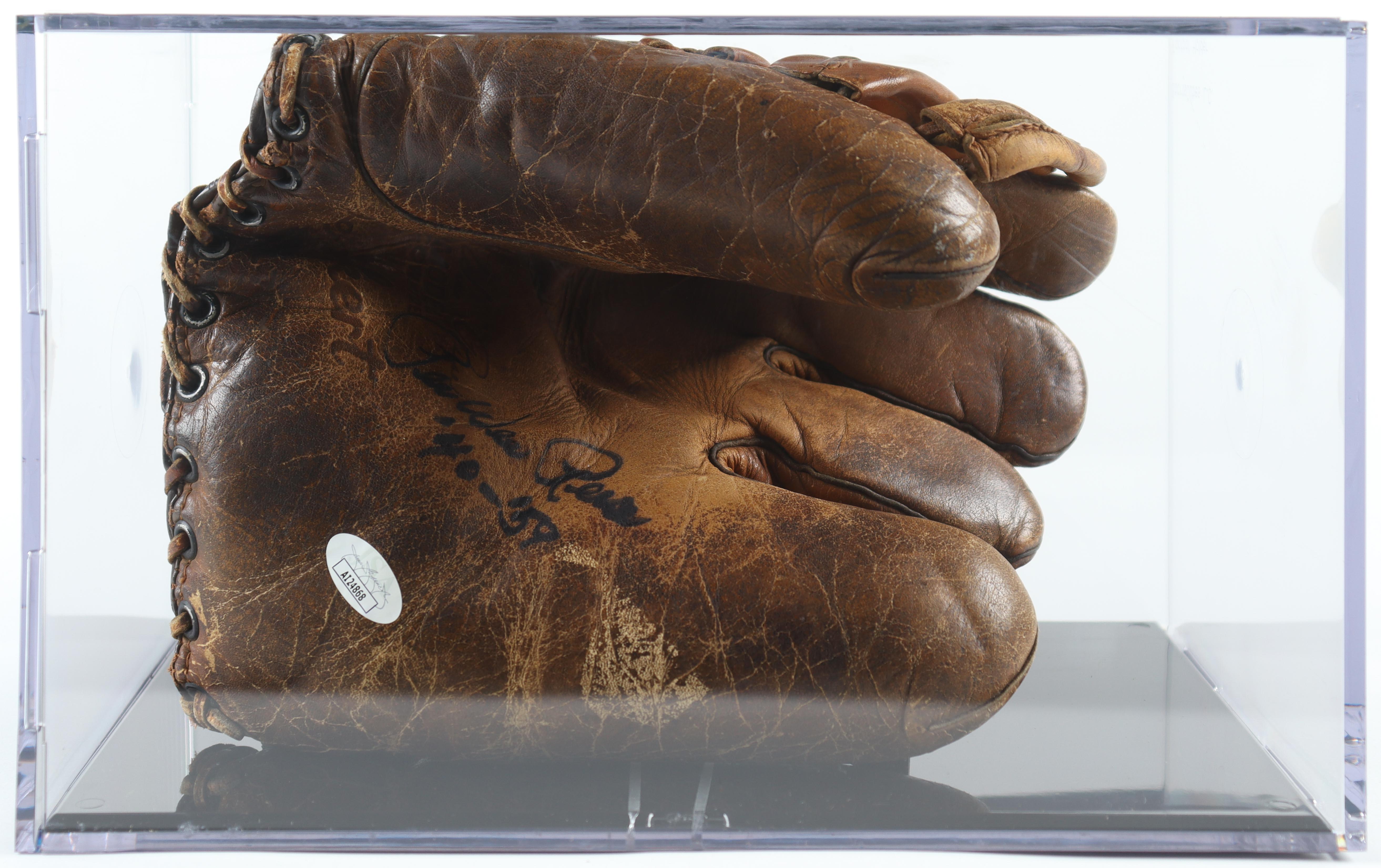 Pee Wee Reese Signed 1952 Denkert Pee Wee Reese Fastback Model Vintage Glove Inscribed "'40-'59" in New Acrylic Low Profile Case (JSA) at PristineAuction.com Pee Wee Reese Signed 1952 Denkert Pee Wee Reese Fastback Model Vintage Glove Inscribed "'40-'59" in New Acrylic Low Profile Case (JSA) at PristineAuction.com