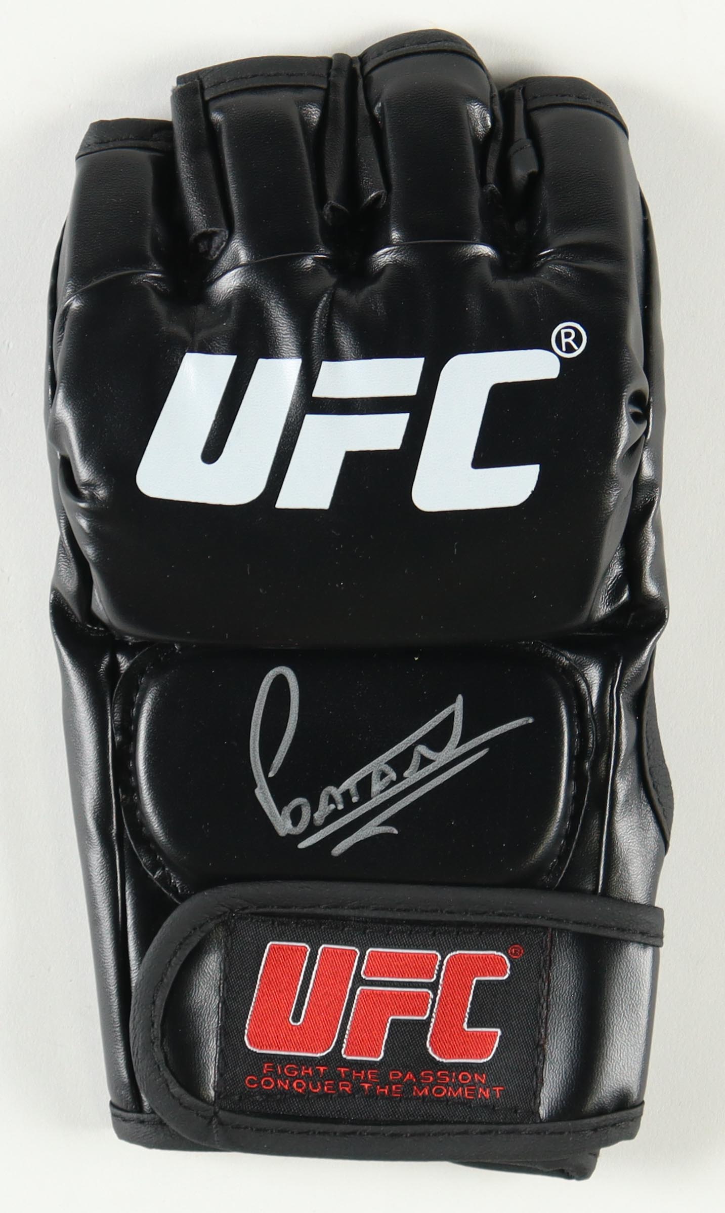 Alex Pereira Signed UFC Boxing Glove (Beckett) at PristineAuction.com Alex Pereira Signed UFC Boxing Glove (Beckett) at PristineAuction.com