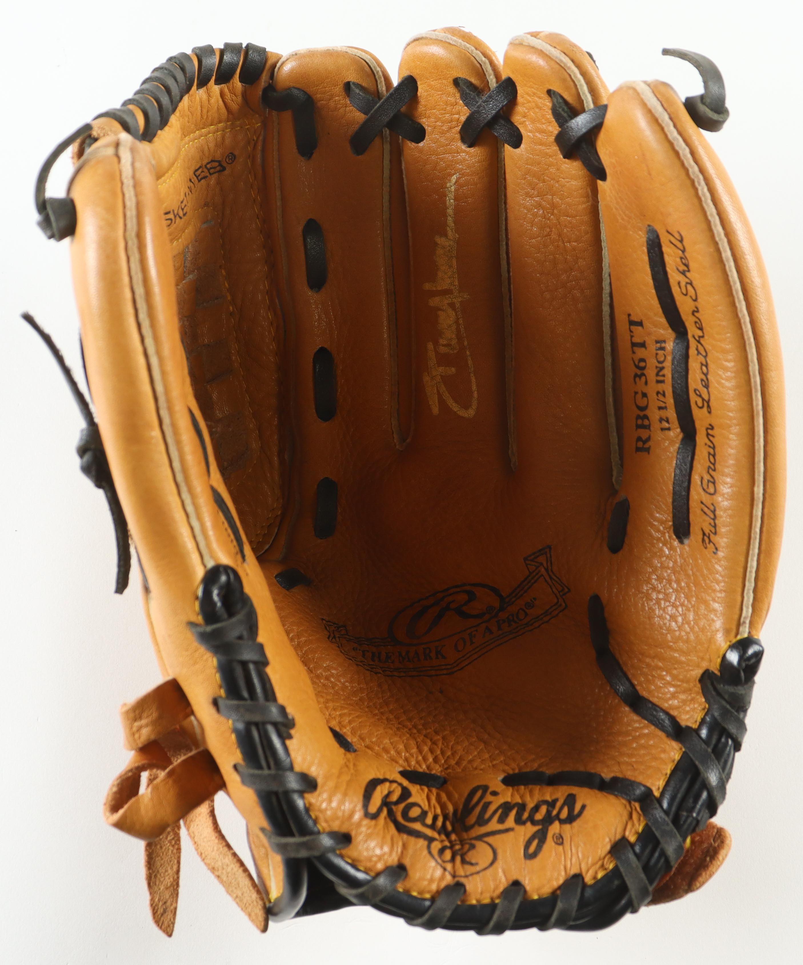 Randy Johnson Signed Rawling Baseball Glove With Display Case (Beckett) at PristineAuction.com Randy Johnson Signed Rawling Baseball Glove With Display Case (Beckett) at PristineAuction.com