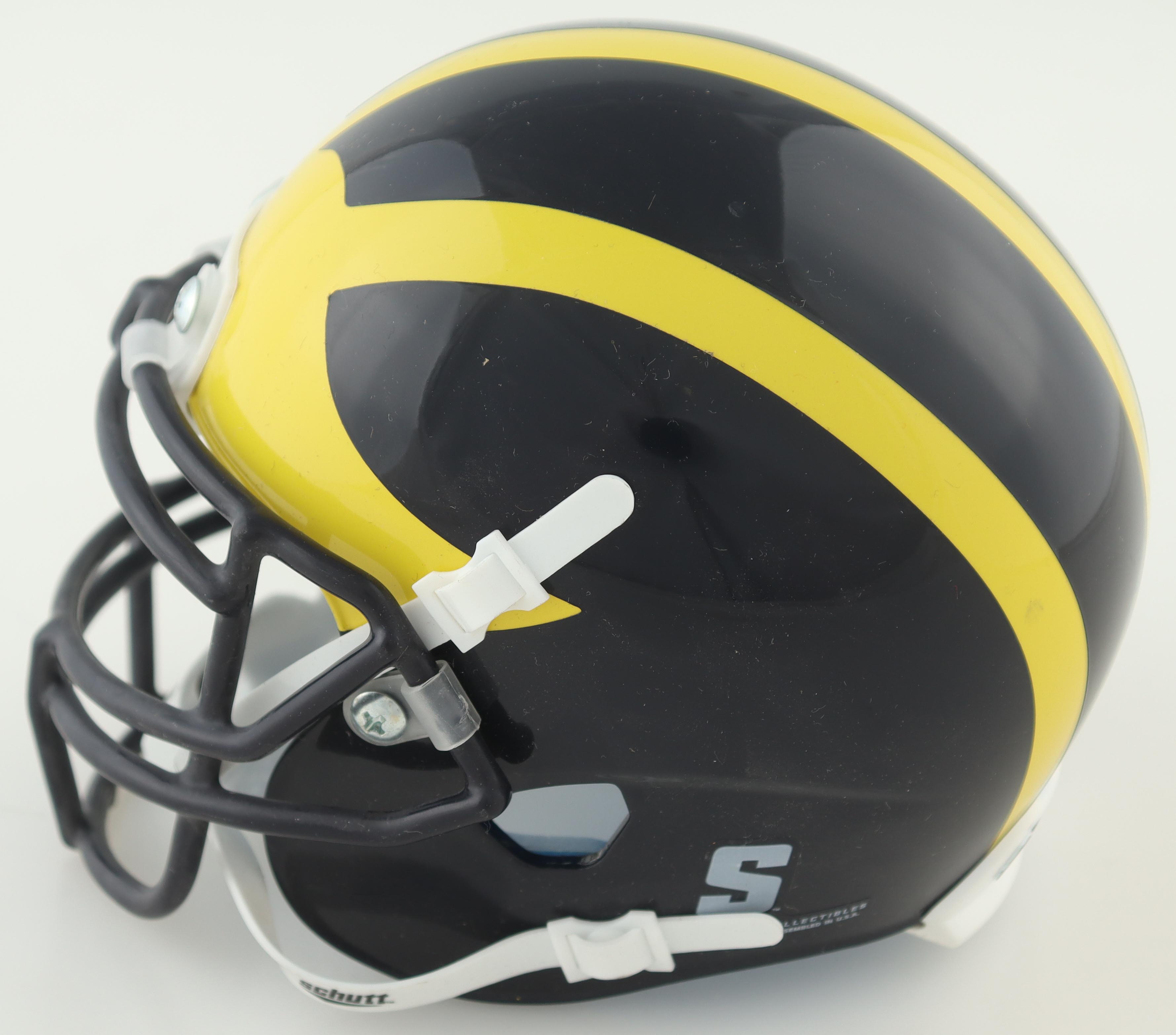 Denard Robinson Signed Michigan Wolverines Schutt Mini Helmet (Beckett) at PristineAuction.com Denard Robinson Signed Michigan Wolverines Schutt Mini Helmet (Beckett) at PristineAuction.com
