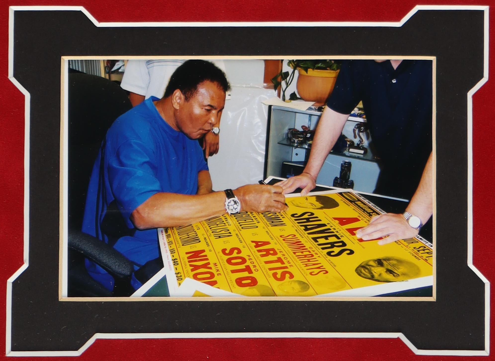 Muhammad Ali Signed 1977 "Ali vs Shavers" Original On-Site Custom Framed Fight Poster (Beckett) at PristineAuction.com Muhammad Ali Signed 1977 "Ali vs Shavers" Original On-Site Custom Framed Fight Poster (Beckett) at PristineAuction.com
