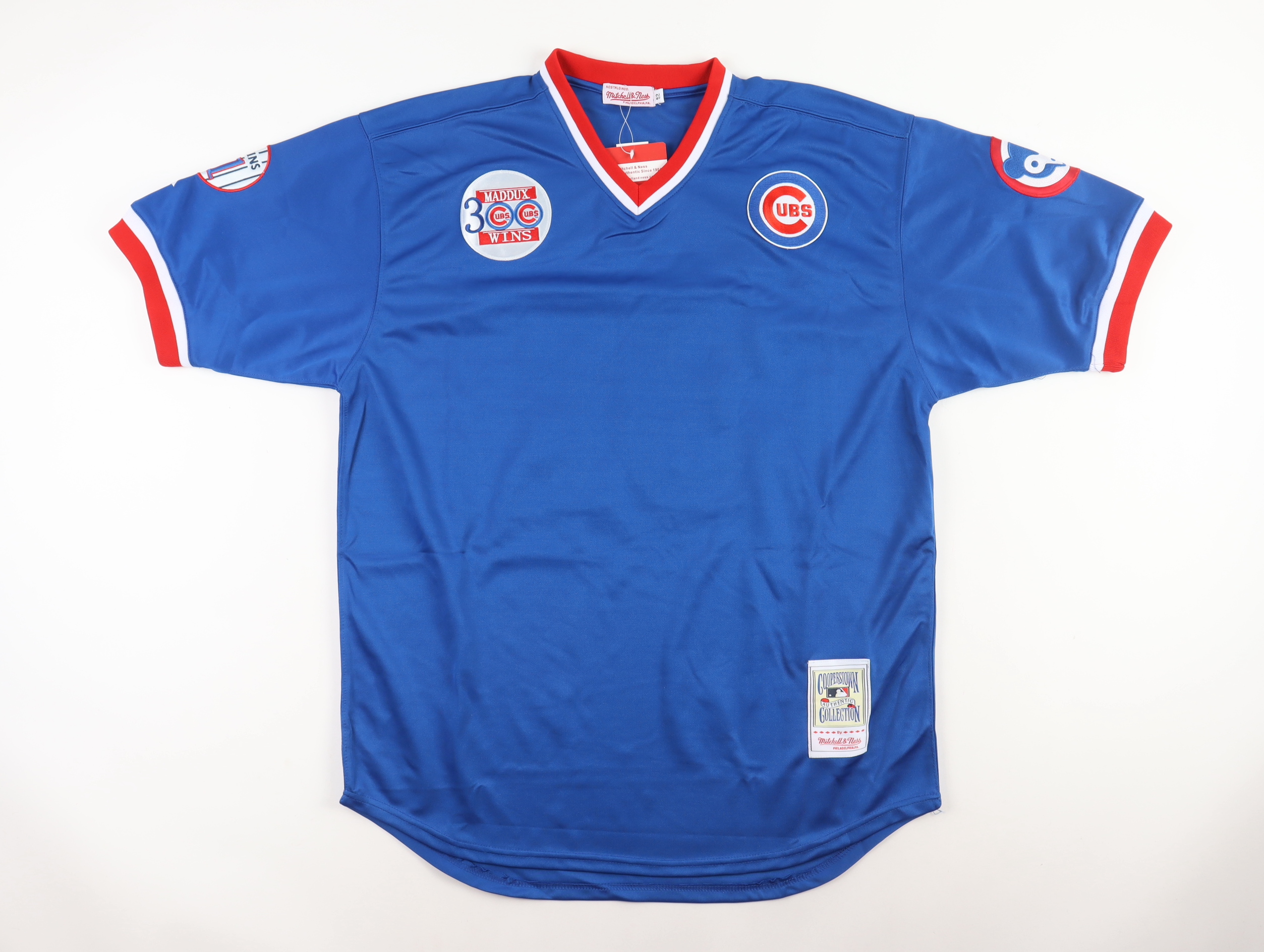 Greg Maddux Signed Cubs Jersey (PSA) at PristineAuction.com Greg Maddux Signed Cubs Jersey (PSA) at PristineAuction.com