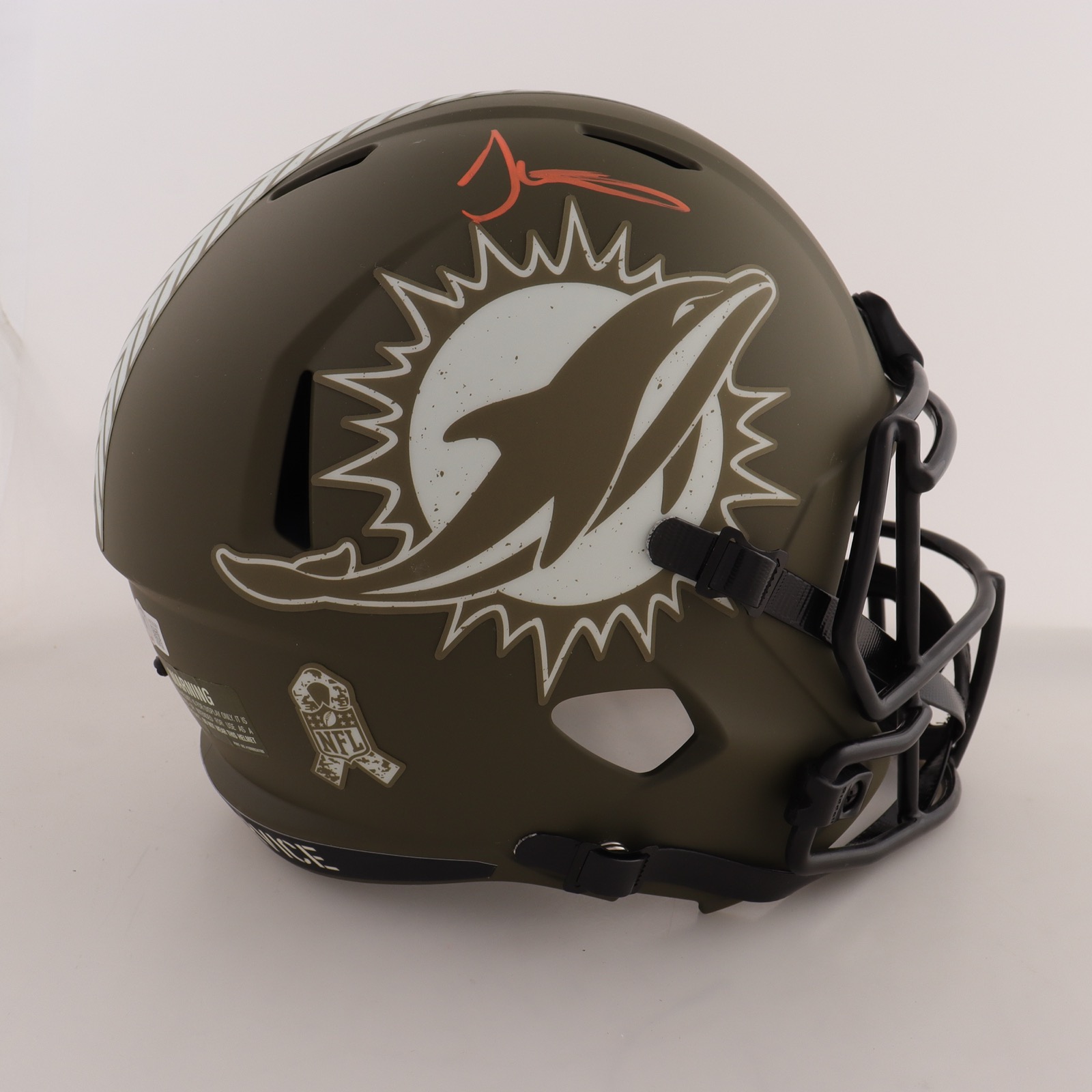 Tyreek Hill Signed Dolphins Full-Size Salute To Service Alternate Speed Helmet (Beckett) at PristineAuction.com Tyreek Hill Signed Dolphins Full-Size Salute To Service Alternate Speed Helmet (Beckett) at PristineAuction.com