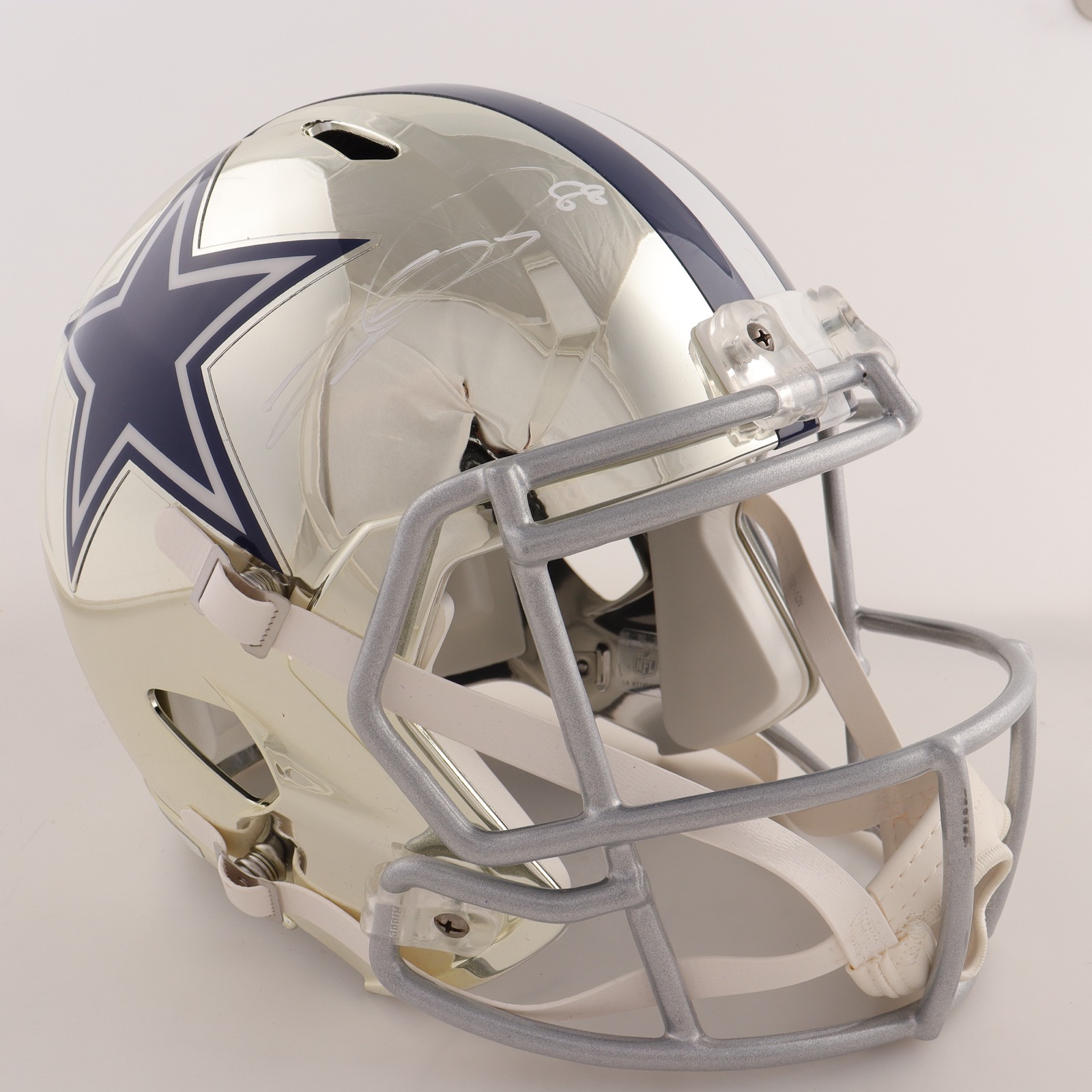 CeeDee Lamb Signed Cowboys Full-Size Chrome Alternate Speed Helmet (Fanatics) at PristineAuction.com CeeDee Lamb Signed Cowboys Full-Size Chrome Alternate Speed Helmet (Fanatics) at PristineAuction.com