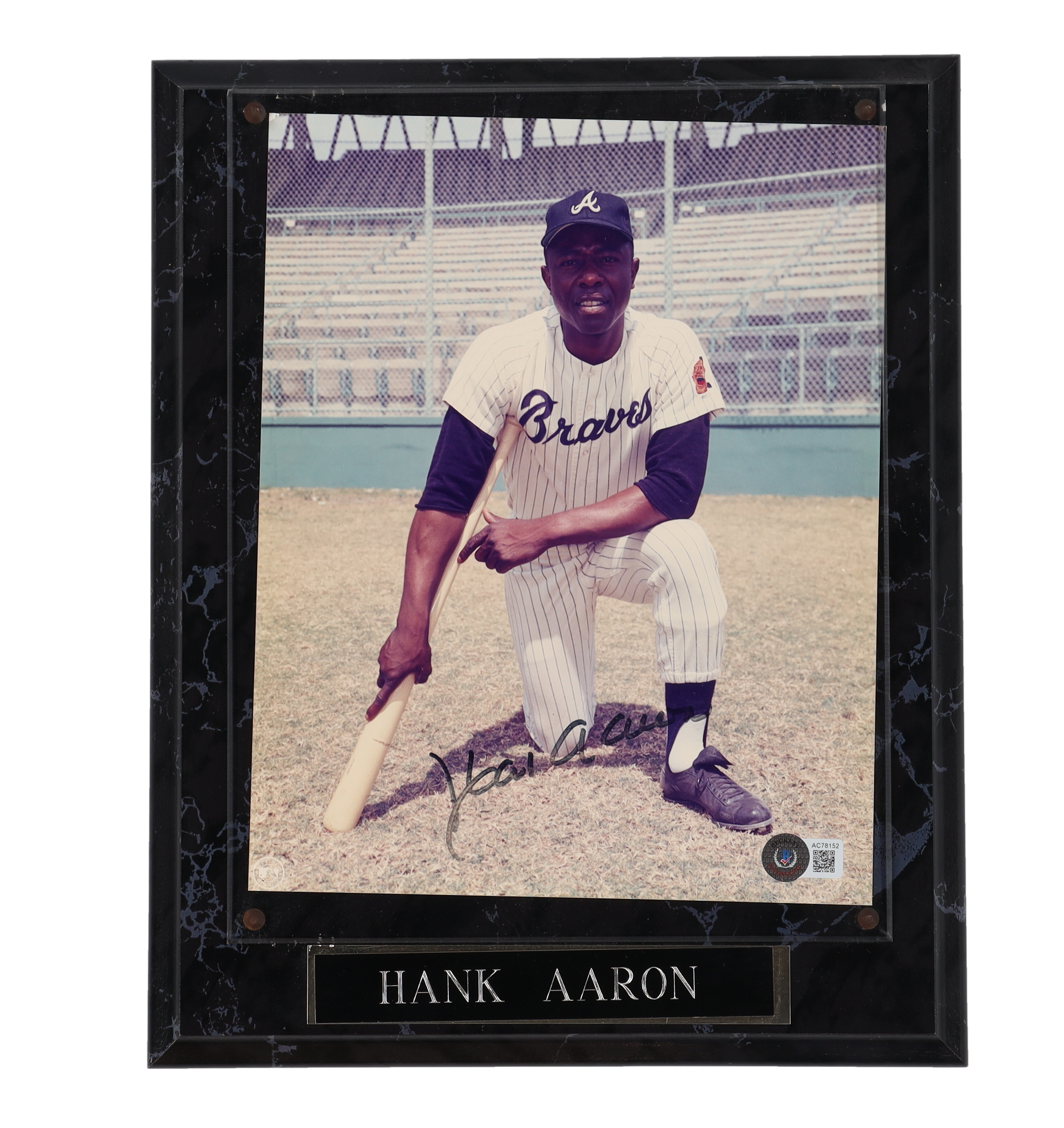 Hank Aaron Signed Custom Plaque Photo Display (Beckett) at PristineAuction.com Hank Aaron Signed Custom Plaque Photo Display (Beckett) at PristineAuction.com